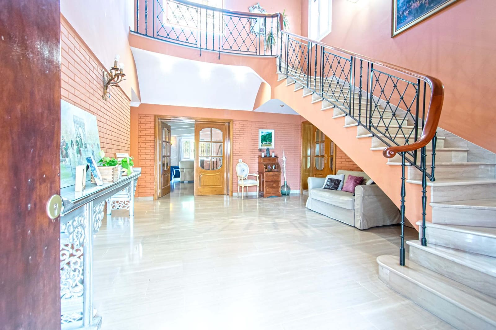7 slaapkamer Villa te koop in Tomares met zwembad garage - € 725.000 (Ref: 9677551)
