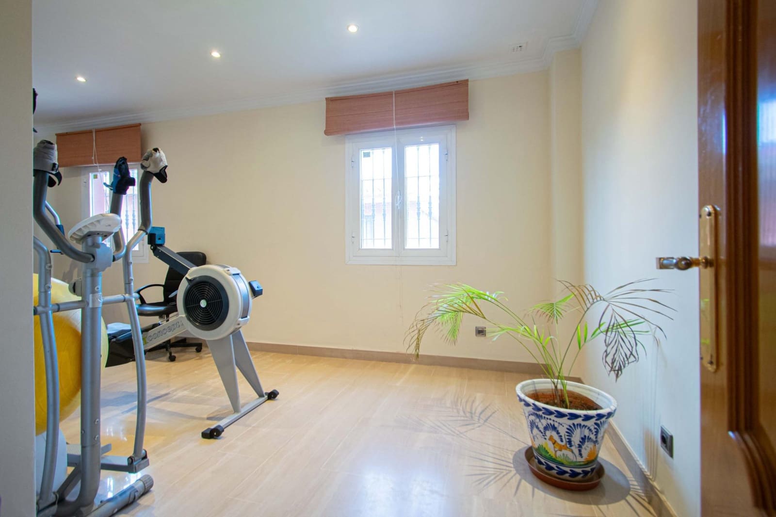 7 slaapkamer Villa te koop in Tomares met zwembad garage - € 725.000 (Ref: 9677551)