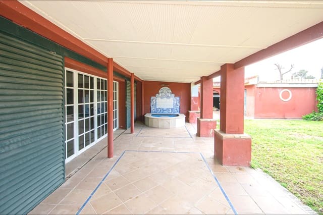 7 Zimmer Villa zu verkaufen in Tomares mit Pool Garage - 725.000 € (Ref: 9677551)