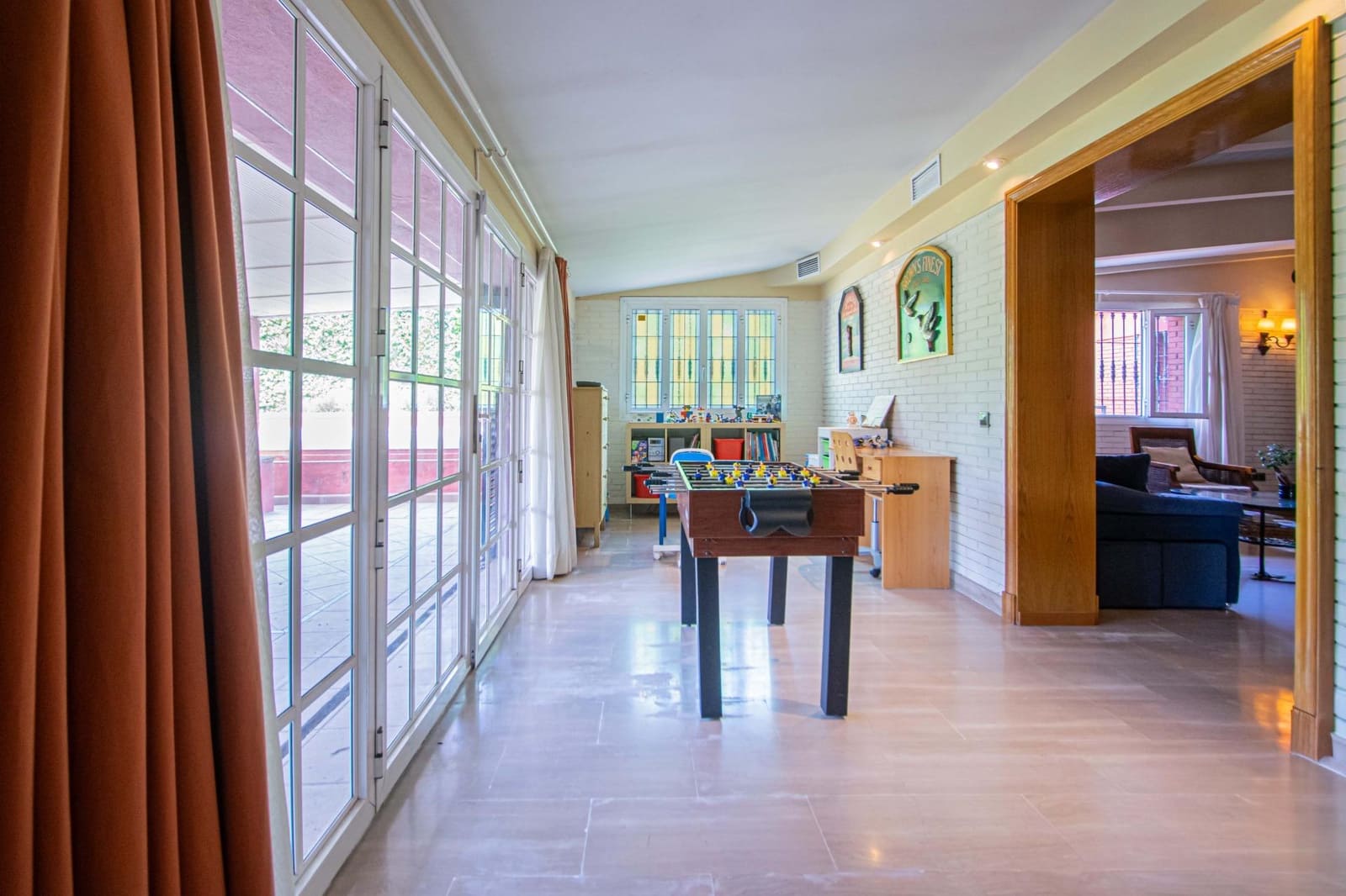7 slaapkamer Villa te koop in Tomares met zwembad garage - € 725.000 (Ref: 9677551)