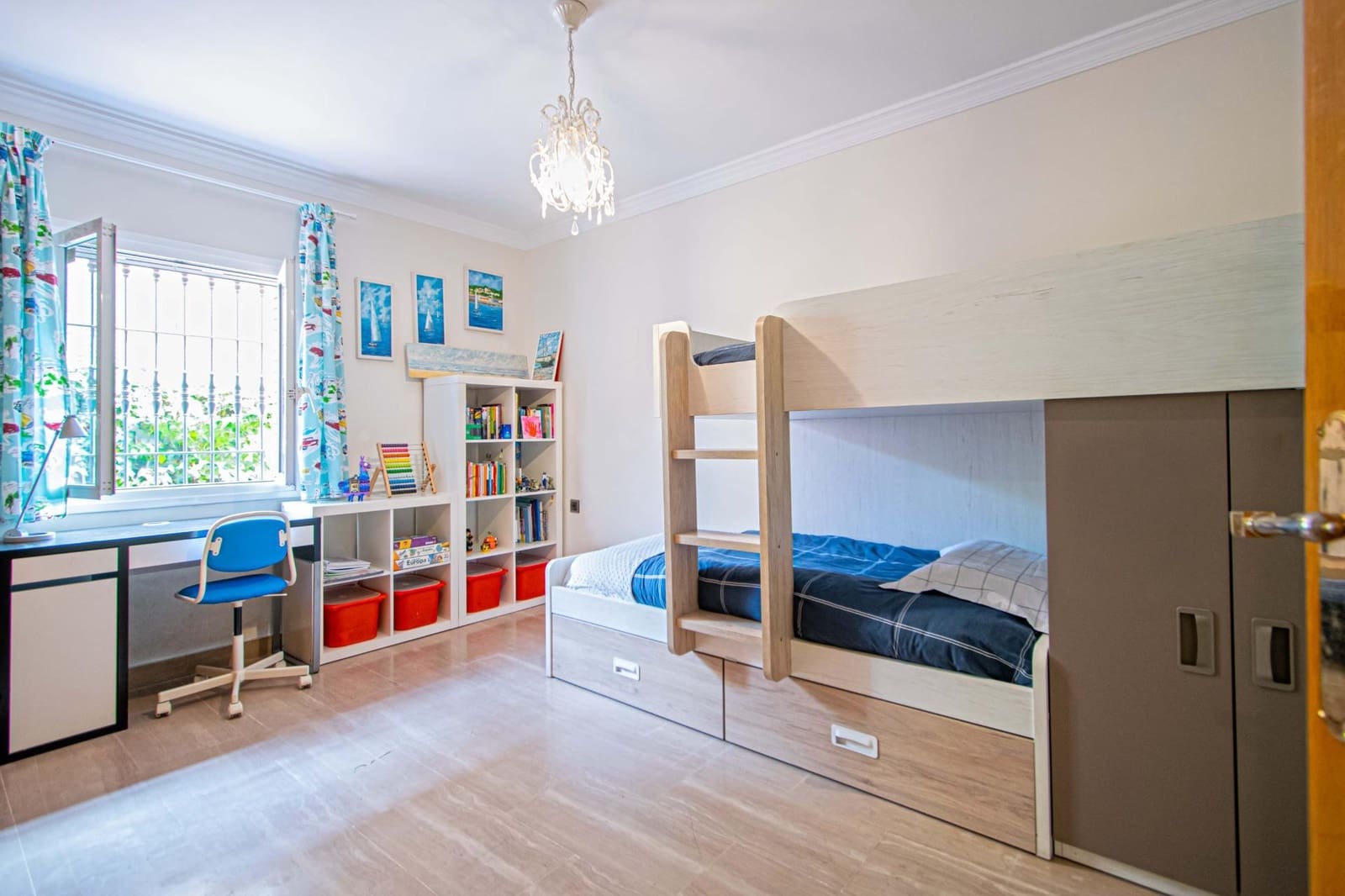 7 slaapkamer Villa te koop in Tomares met zwembad garage - € 725.000 (Ref: 9677551)