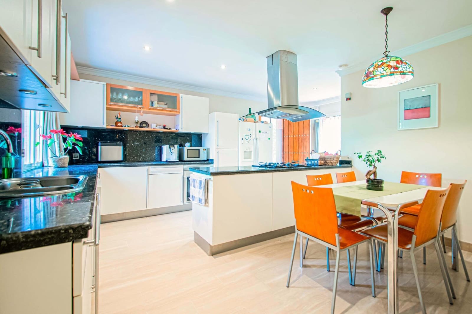 7 slaapkamer Villa te koop in Tomares met zwembad garage - € 725.000 (Ref: 9677551)