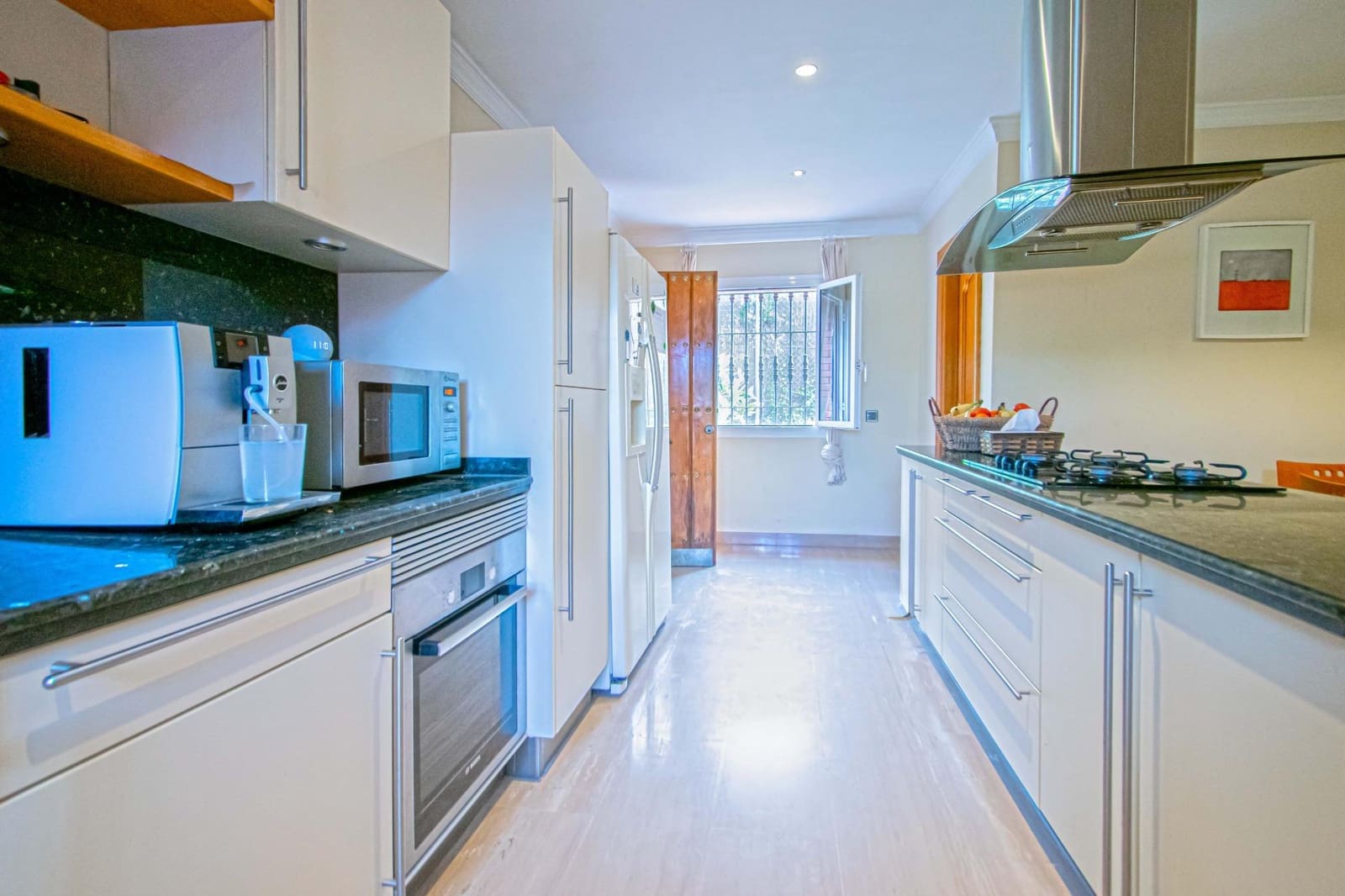 7 slaapkamer Villa te koop in Tomares met zwembad garage - € 725.000 (Ref: 9677551)