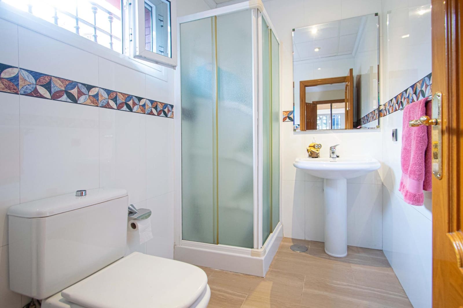 7 slaapkamer Villa te koop in Tomares met zwembad garage - € 725.000 (Ref: 9677551)