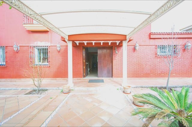 7 Zimmer Villa zu verkaufen in Tomares mit Pool Garage - 725.000 € (Ref: 9677551)