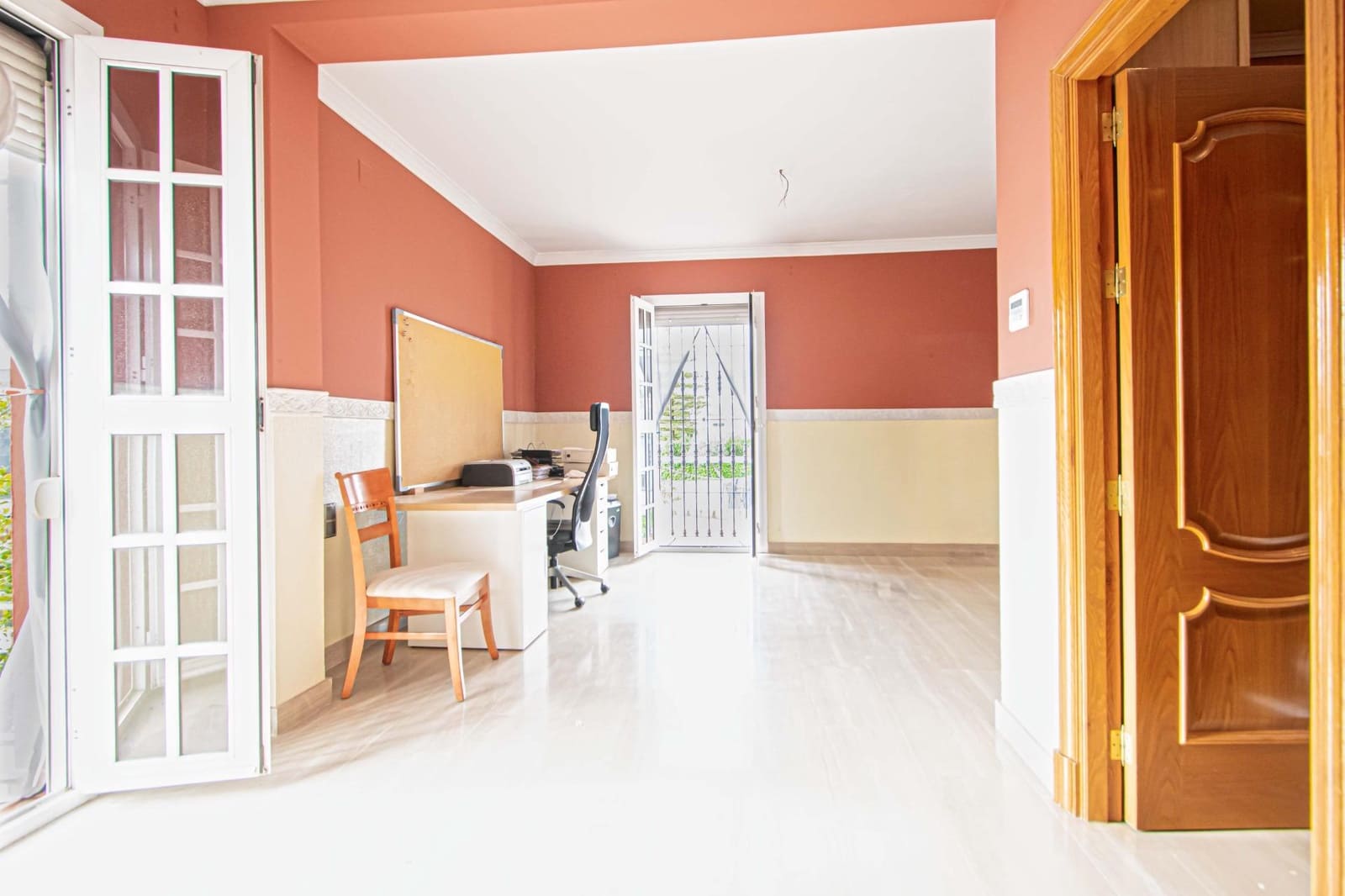 7 slaapkamer Villa te koop in Tomares met zwembad garage - € 725.000 (Ref: 9677551)