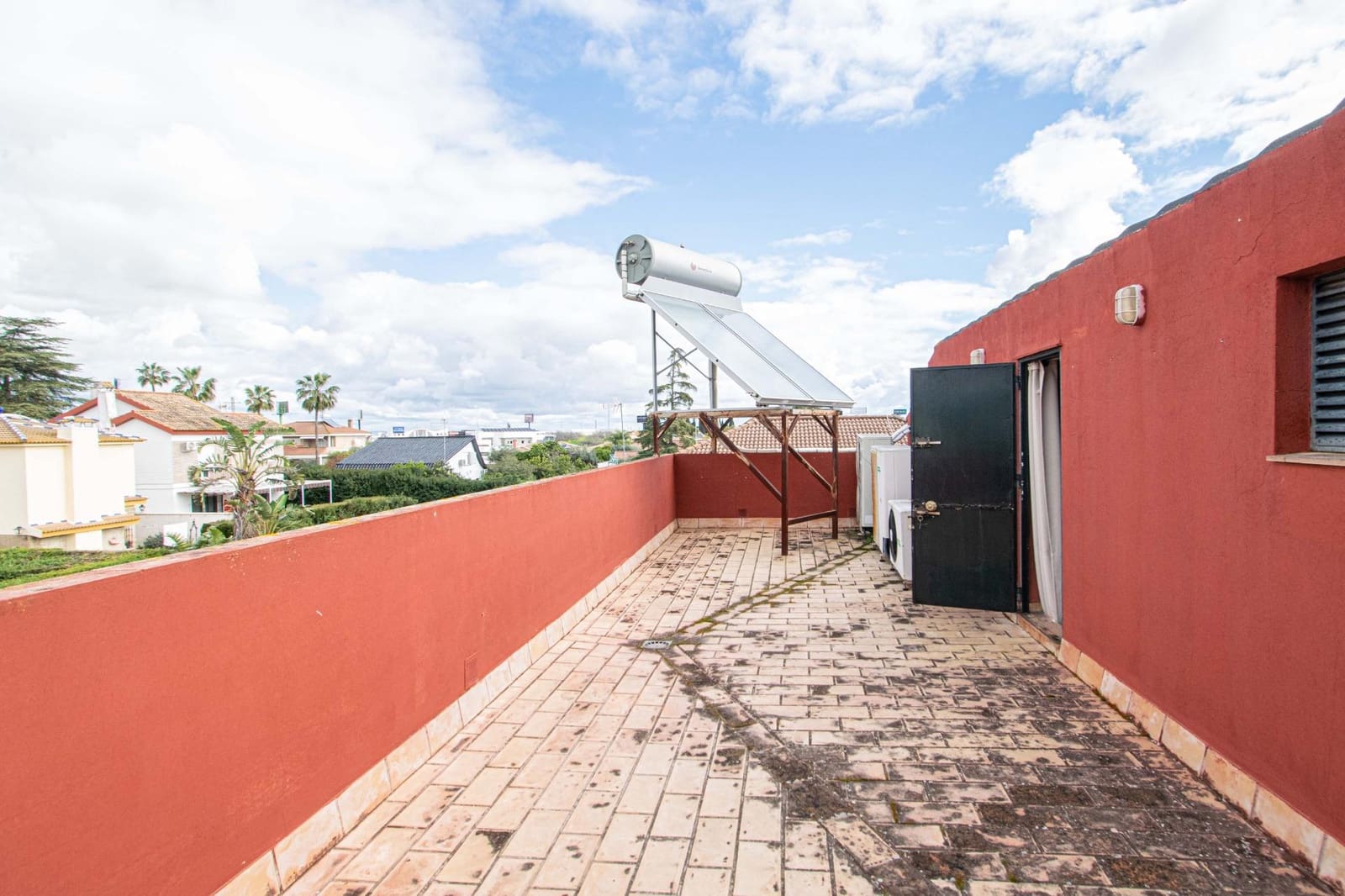 7 slaapkamer Villa te koop in Tomares met zwembad garage - € 725.000 (Ref: 9677551)
