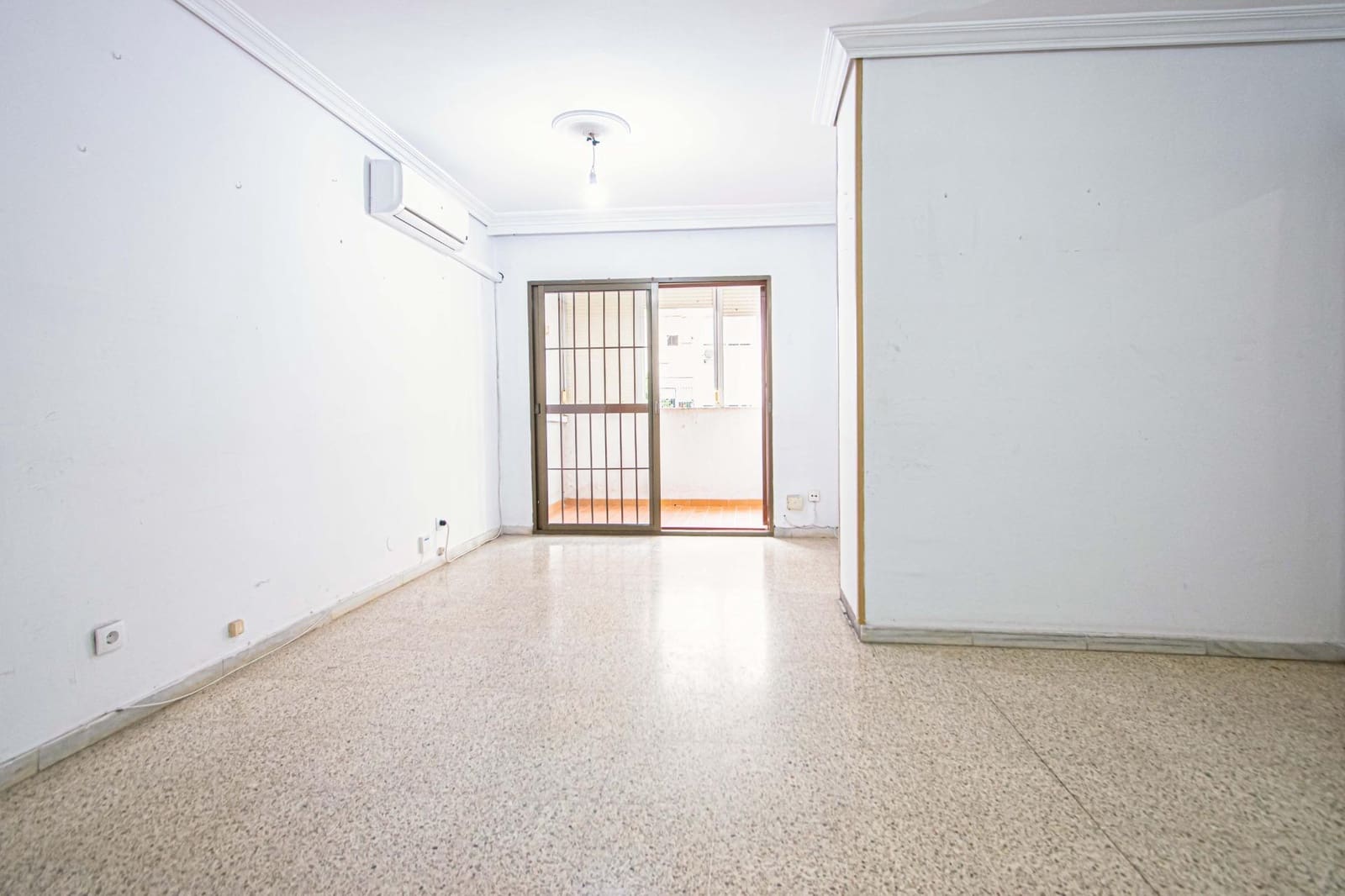 3 Zimmer Wohnung zu verkaufen in Sevilla Stadt - 174.900 € (Ref: 9677554)