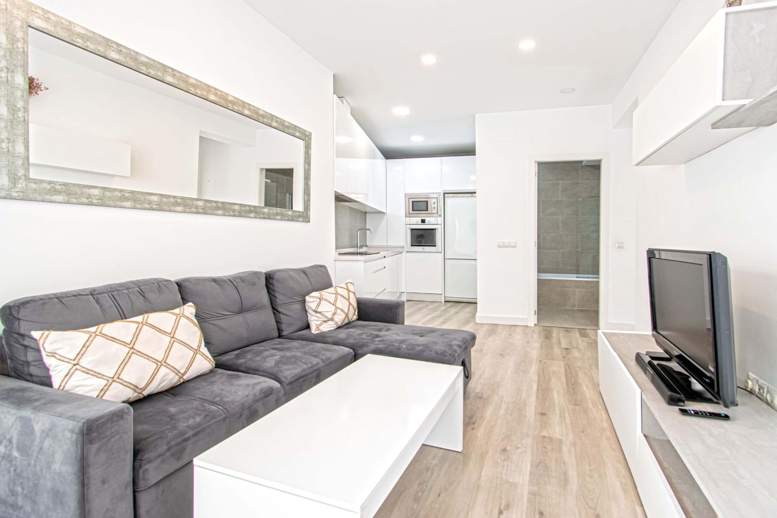 2 bedroom Flat for sale in Seville city - € 310,000 (Ref: 9679921)