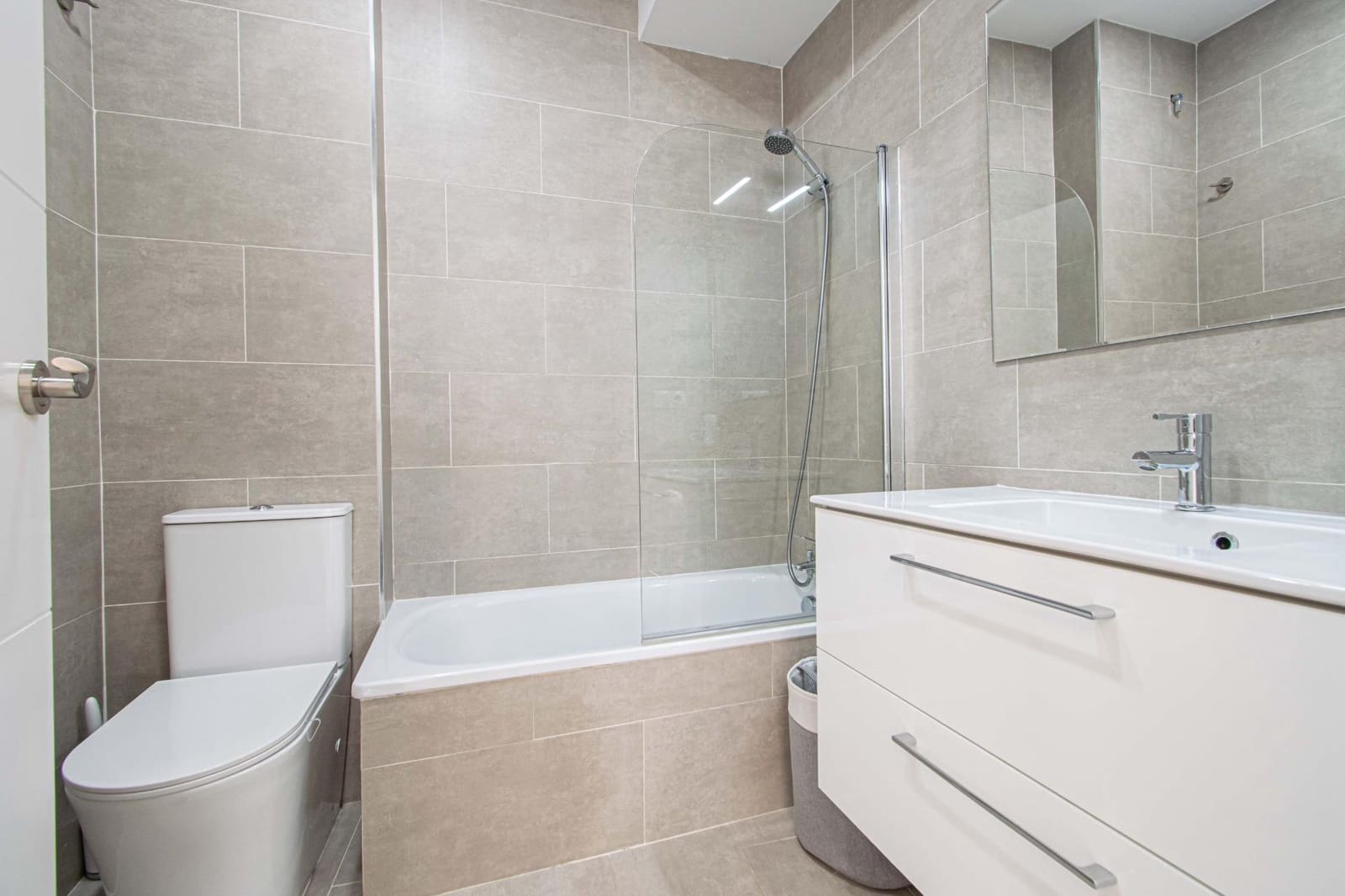 2 bedroom Flat for sale in Seville city - € 310,000 (Ref: 9679921)