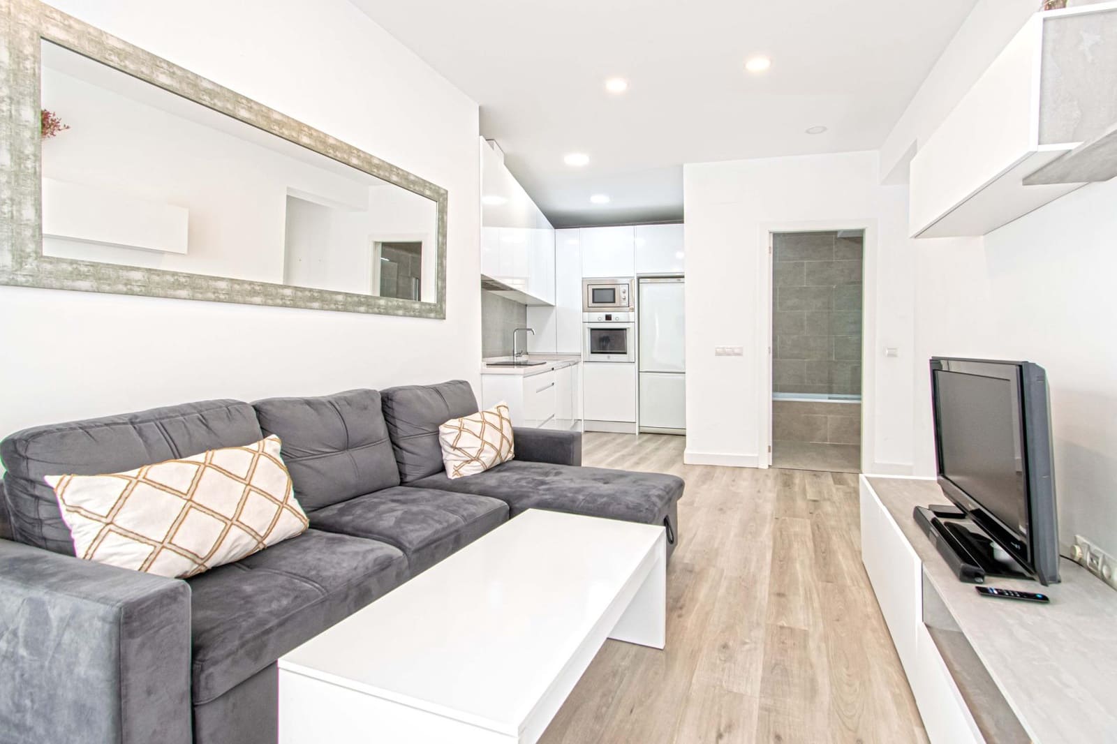 2 bedroom Flat for sale in Seville city - € 295,000 (Ref: 9679921)