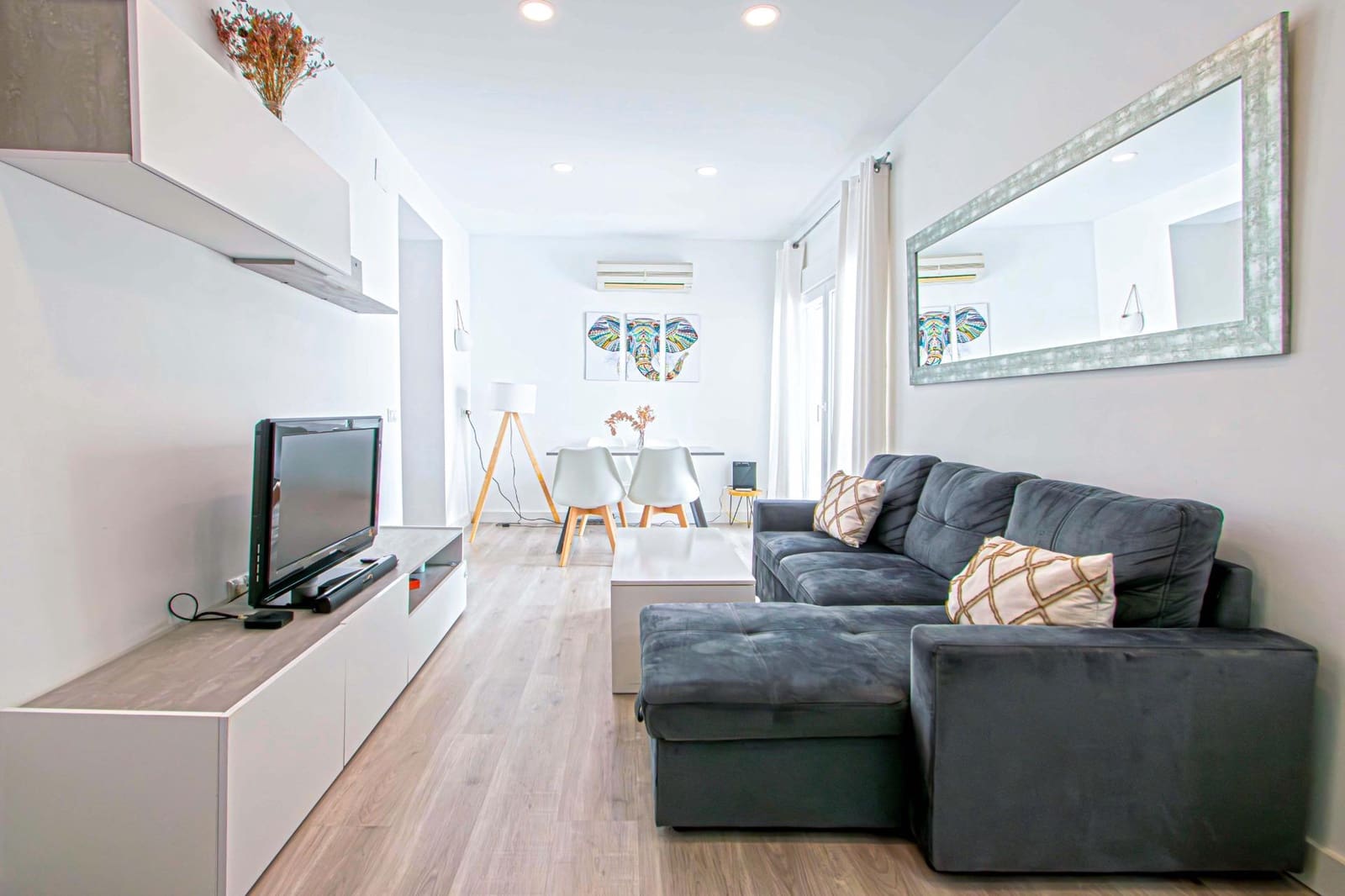 2 bedroom Flat for sale in Seville city - € 295,000 (Ref: 9679921)