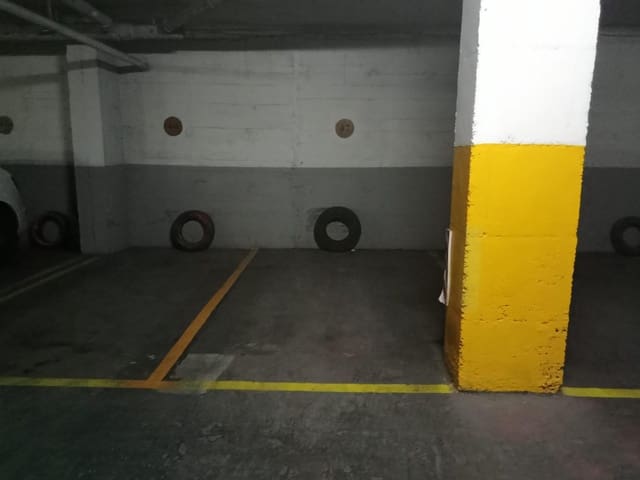 Garaje en Sevilla ciudad en alquiler - 120 € (Ref: 9679922)