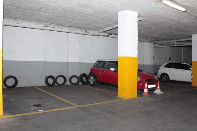 Garage da affittare in Siviglia città - 120 € (Rif: 9679922)