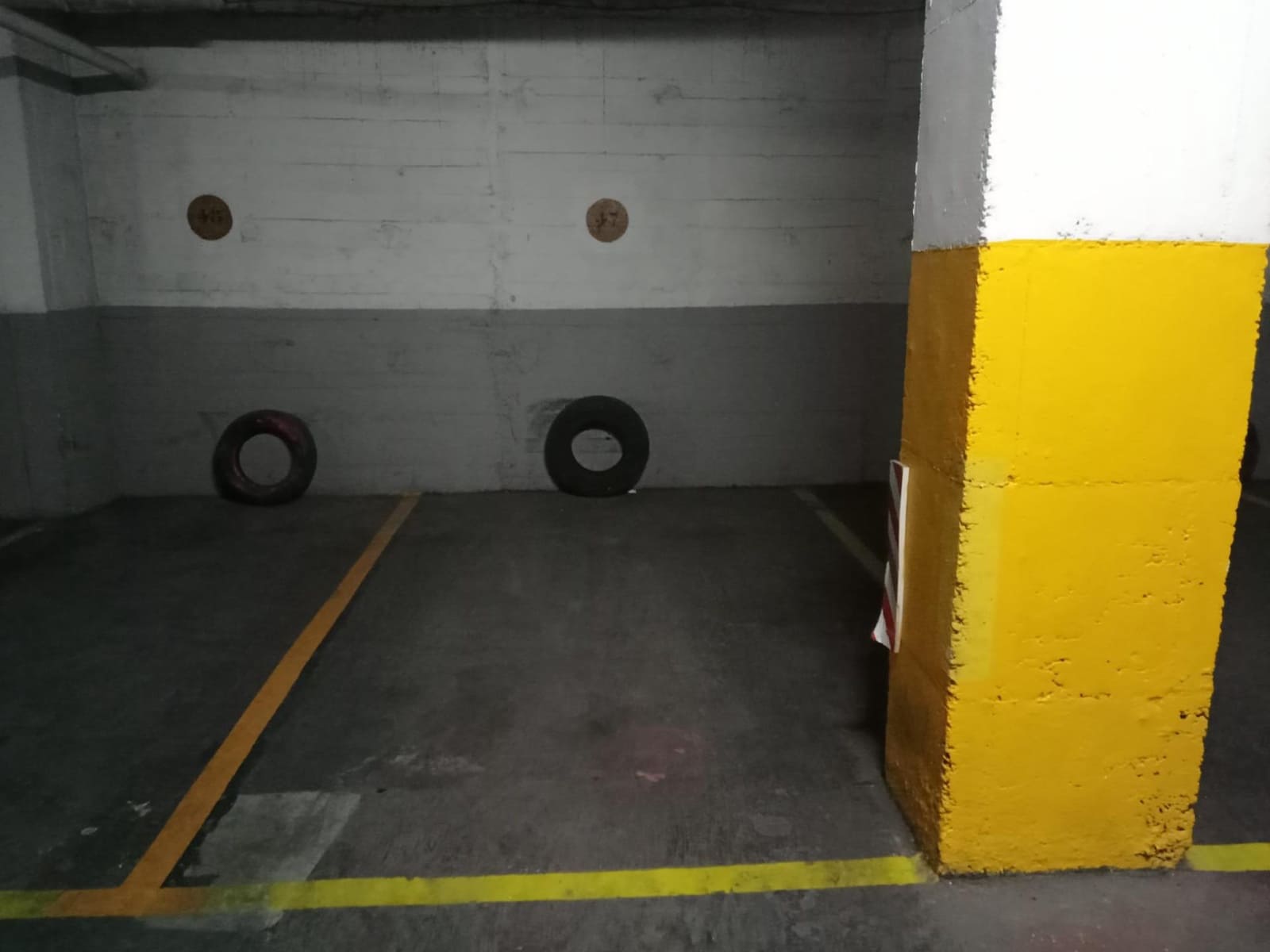 Garage for rent in Seville city - € 120 (Ref: 9679922)