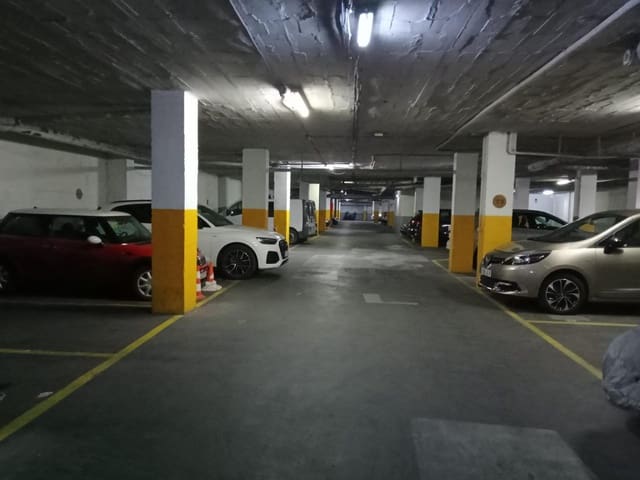 Garage da affittare in Siviglia città - 120 € (Rif: 9679922)