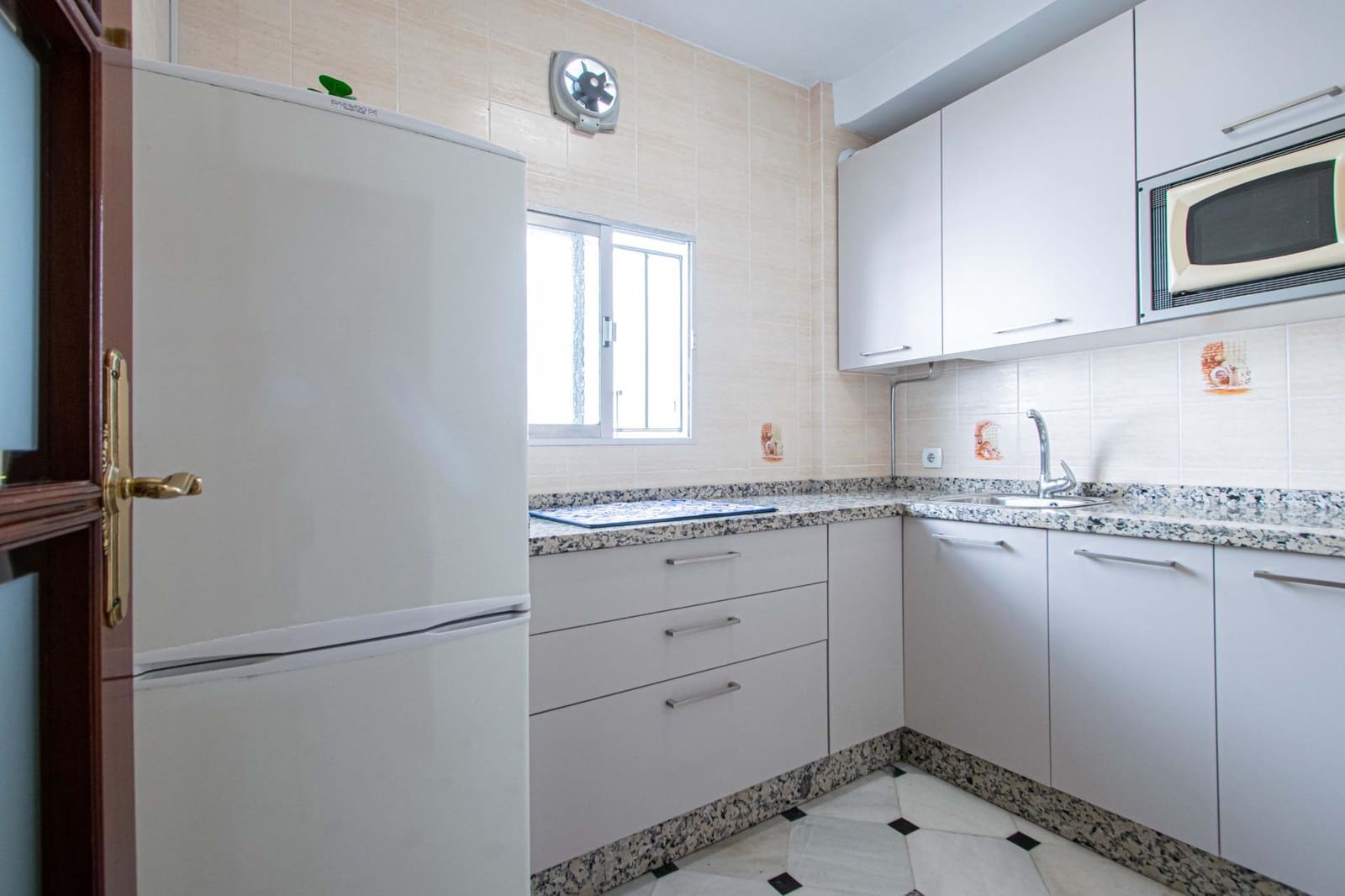 3 bedroom Flat for sale in Seville city - € 198,000 (Ref: 9679924)
