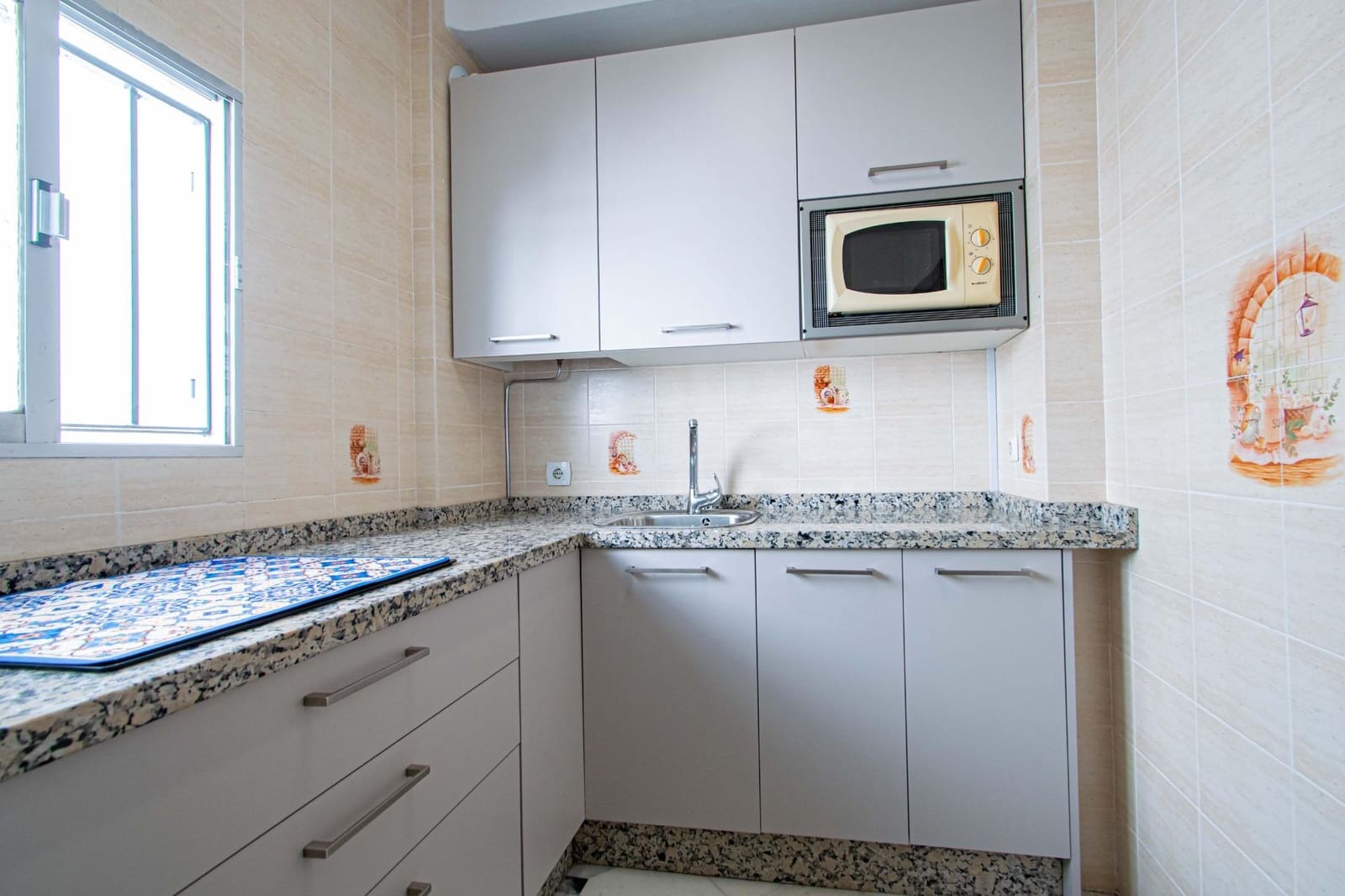 3 bedroom Flat for sale in Seville city - € 198,000 (Ref: 9679924)