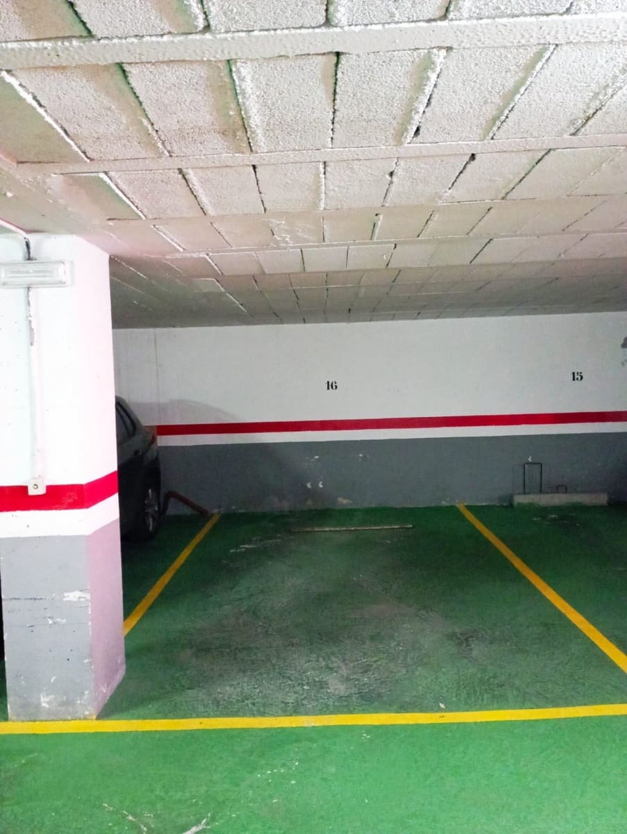 Garage for sale in Seville city - € 44,000 (Ref: 9690670)