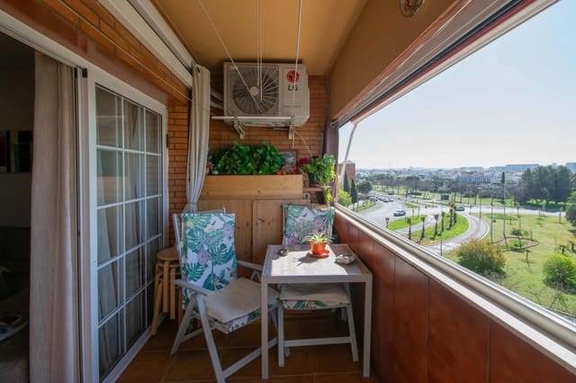 3 bedroom Flat for sale in Seville city with garage - € 250,000 (Ref: 9690673)