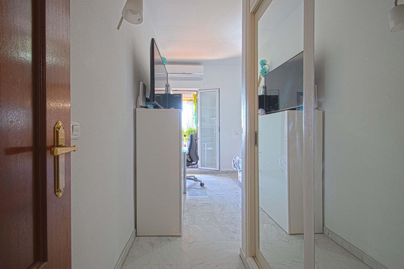 3 bedroom Flat for sale in Seville city with garage - € 250,000 (Ref: 9690673)