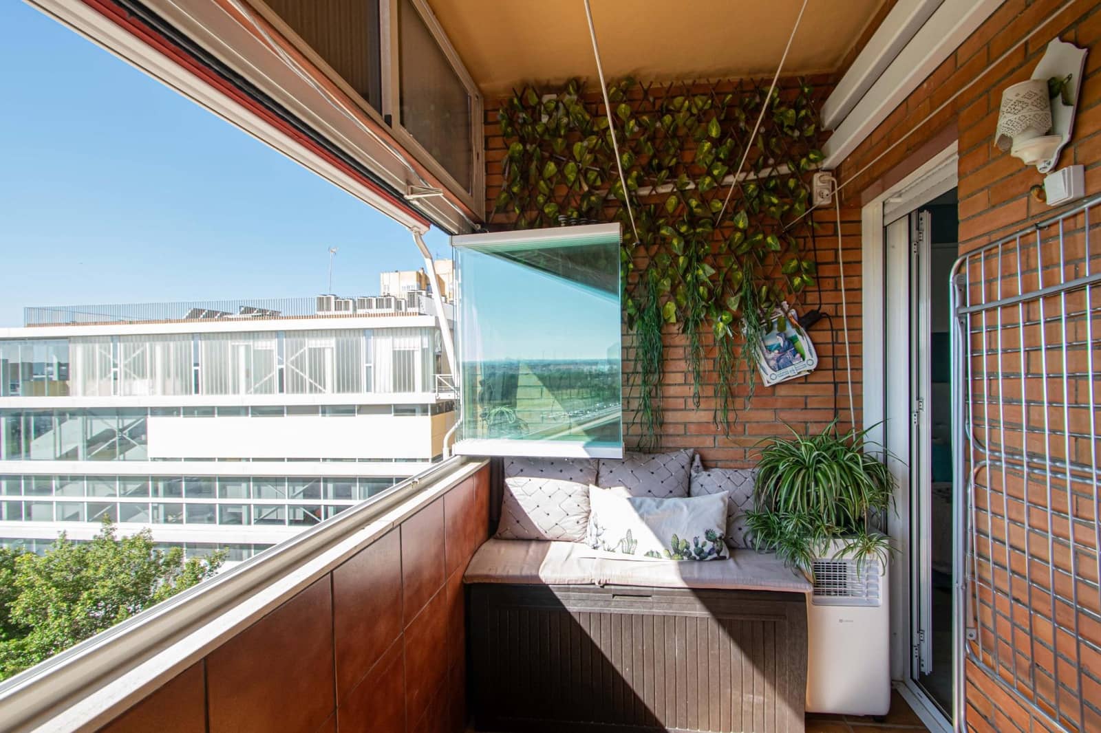 3 bedroom Flat for sale in Seville city with garage - € 250,000 (Ref: 9690673)