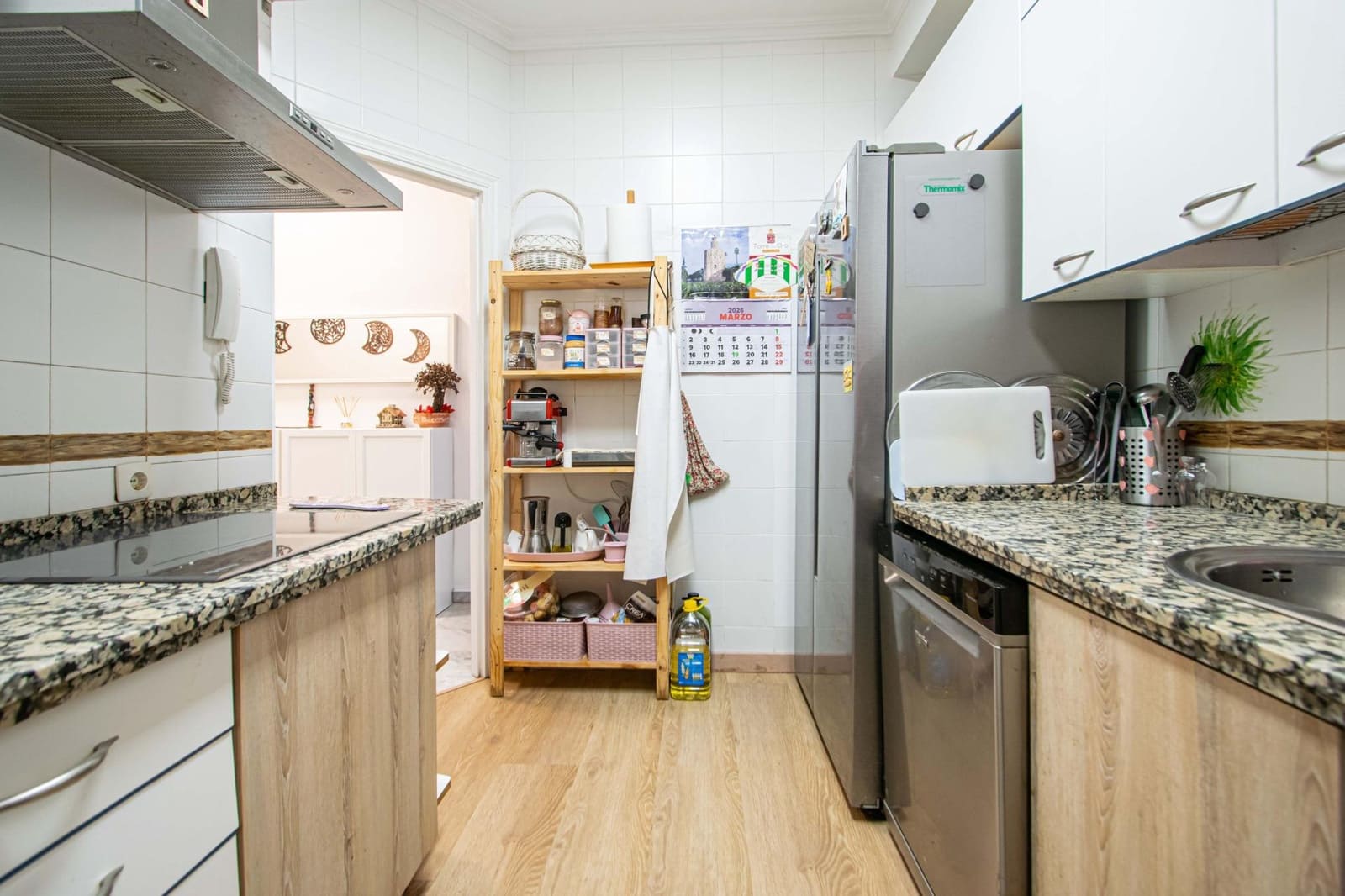 3 bedroom Flat for sale in Seville city with garage - € 250,000 (Ref: 9690673)