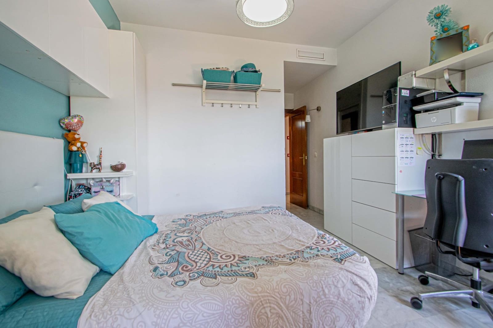 3 bedroom Flat for sale in Seville city with garage - € 250,000 (Ref: 9690673)