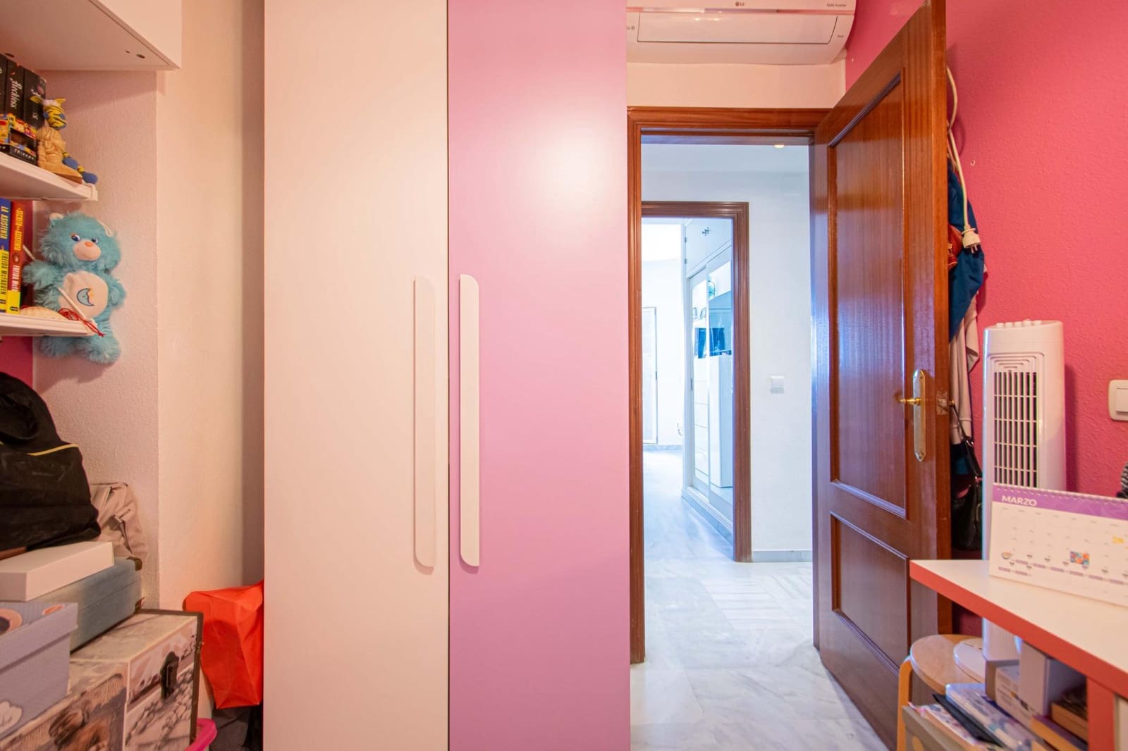 3 bedroom Flat for sale in Seville city with garage - € 250,000 (Ref: 9690673)