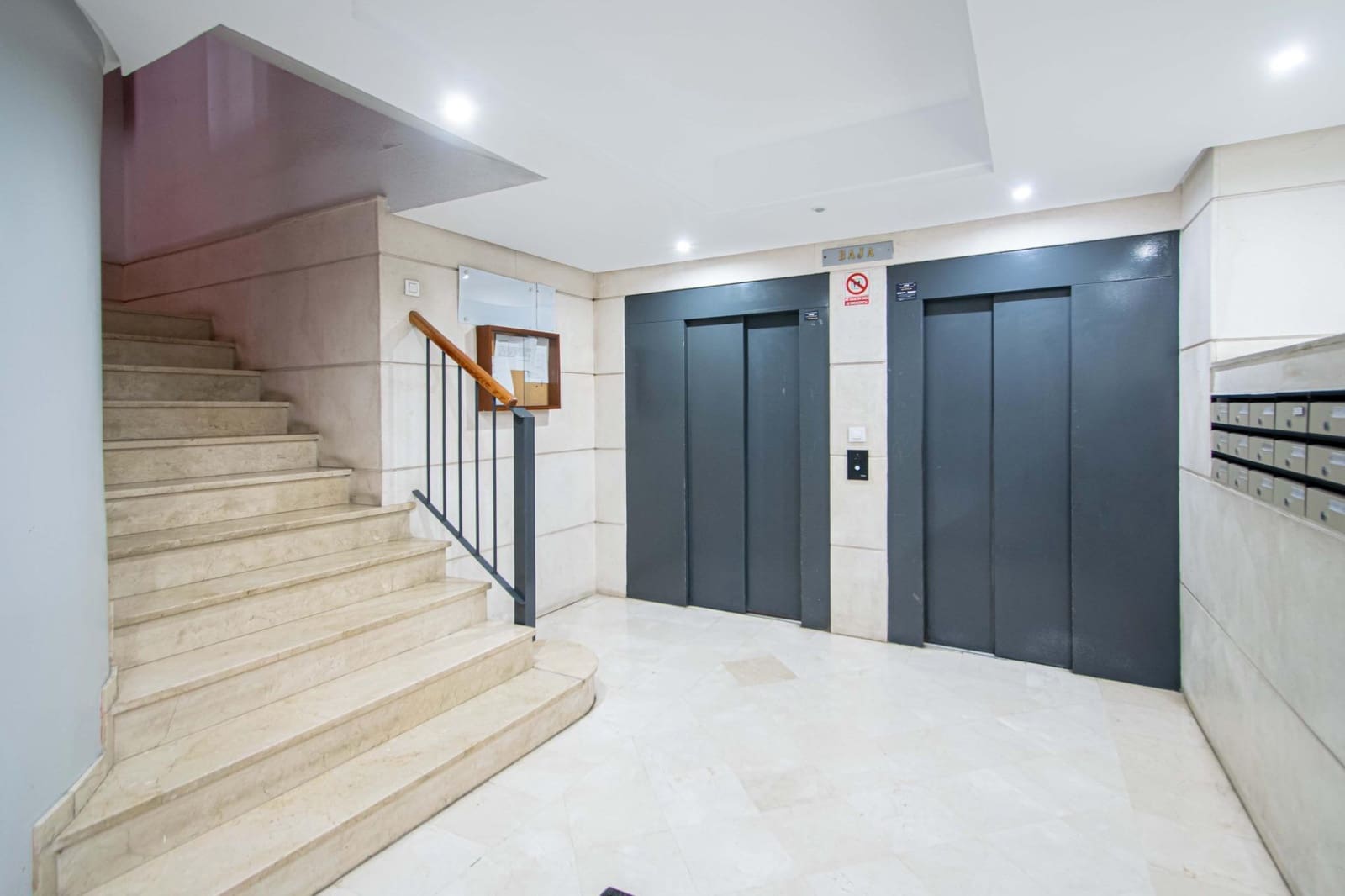 3 bedroom Flat for sale in Seville city with garage - € 250,000 (Ref: 9690673)