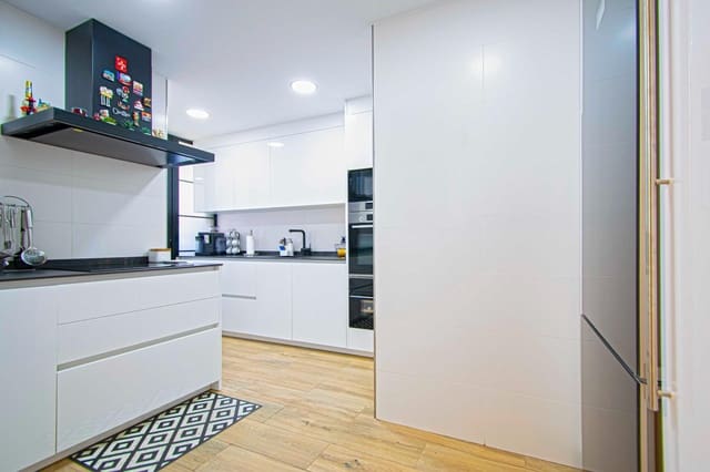 4 quarto Apartamento para venda em Sevilha cidade com piscina garagem - 367 886 € (Ref: 9695413)