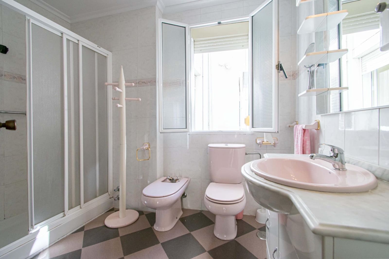 4 Zimmer Wohnung zu verkaufen in Sevilla Stadt - 570.000 € (Ref: 9695416)