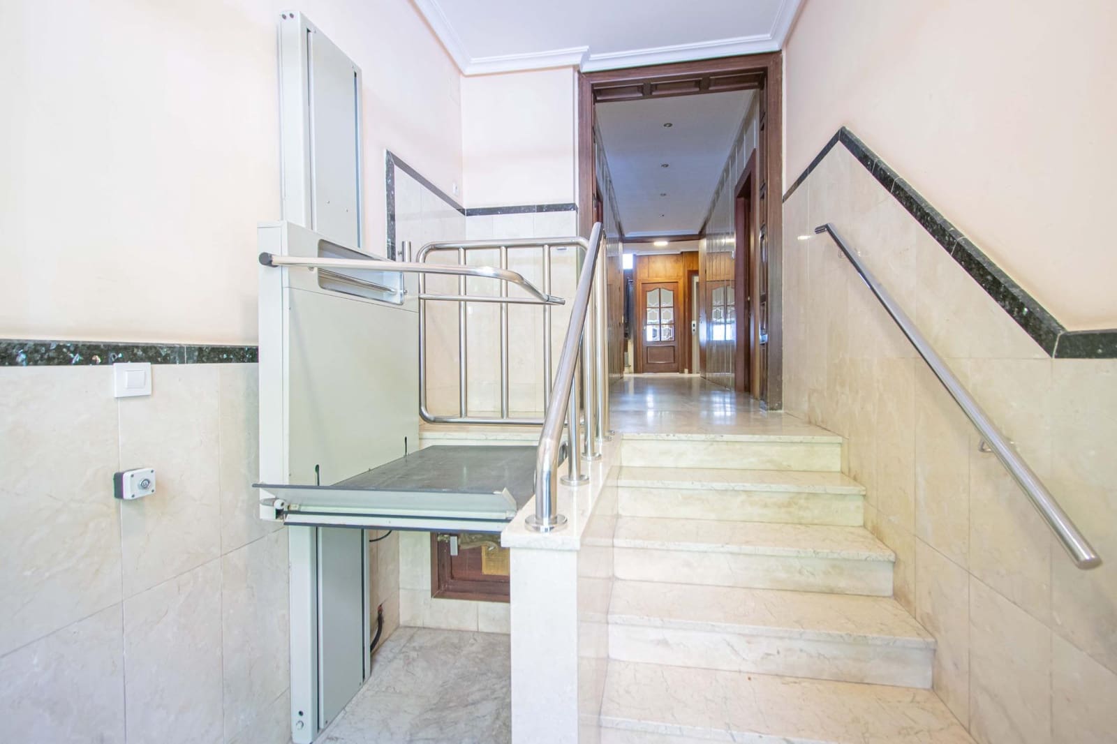 4 Zimmer Wohnung zu verkaufen in Sevilla Stadt - 570.000 € (Ref: 9695416)