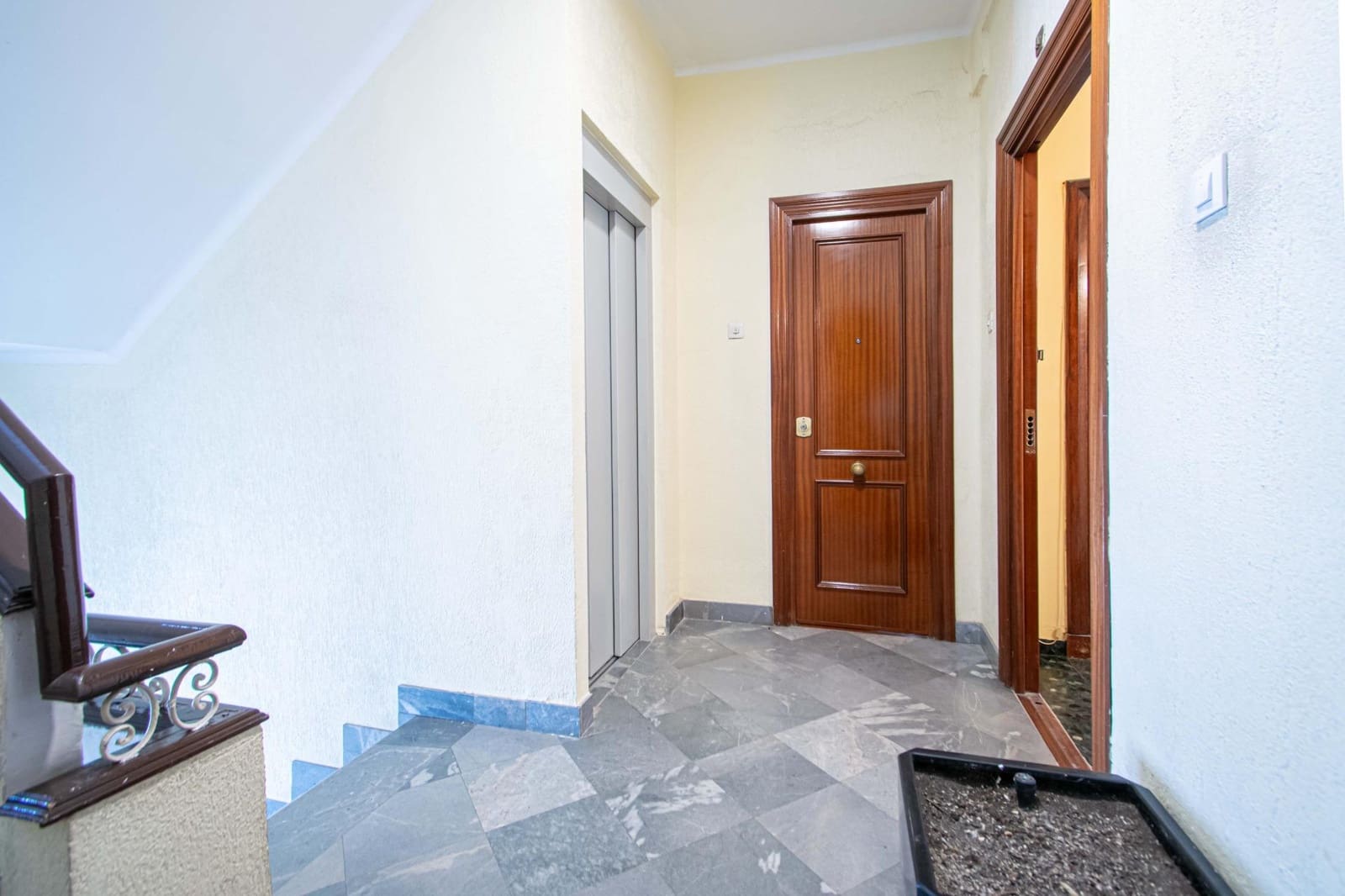 4 Zimmer Wohnung zu verkaufen in Sevilla Stadt - 570.000 € (Ref: 9695416)