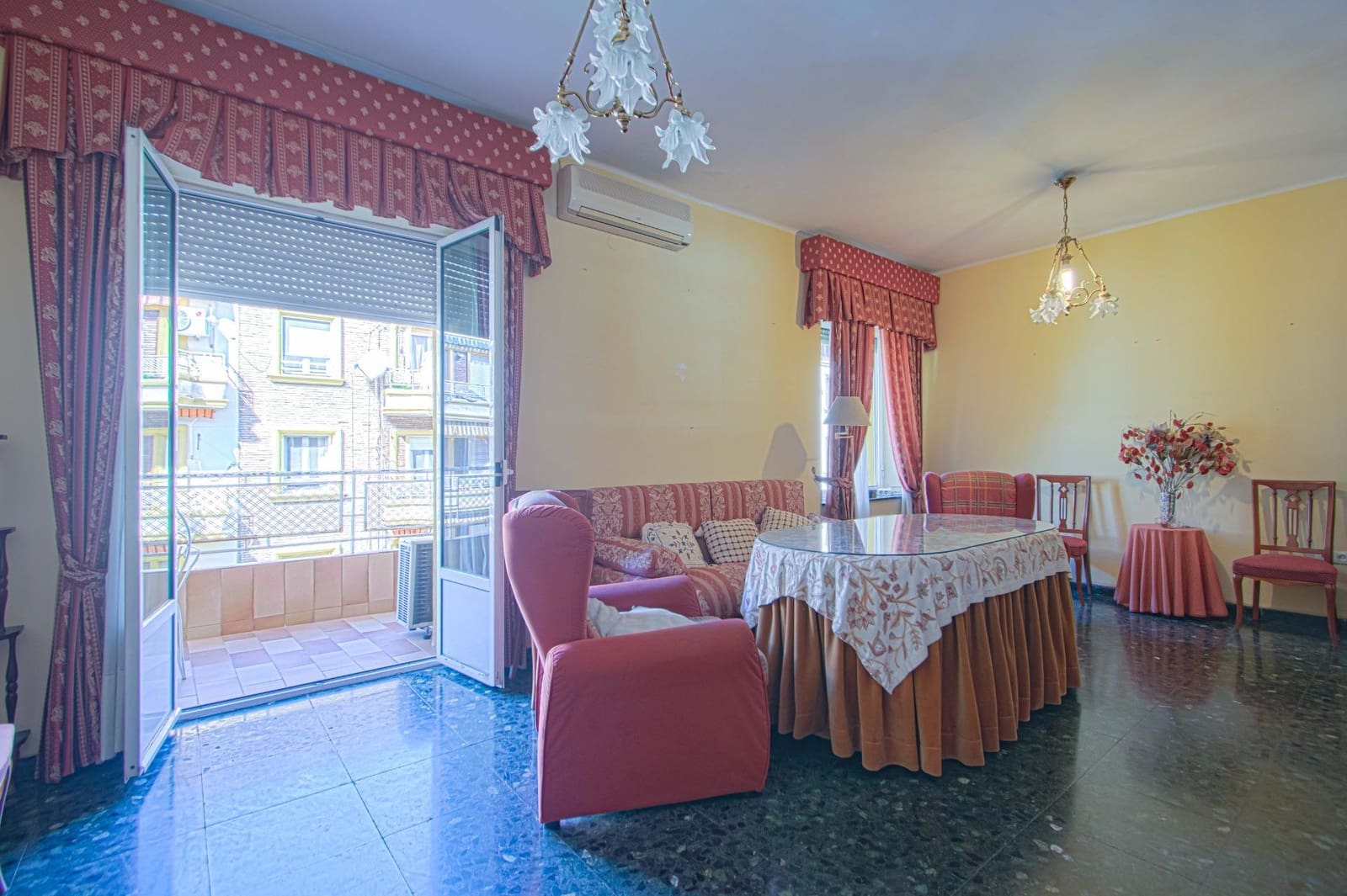 4 Zimmer Wohnung zu verkaufen in Sevilla Stadt - 570.000 € (Ref: 9695416)