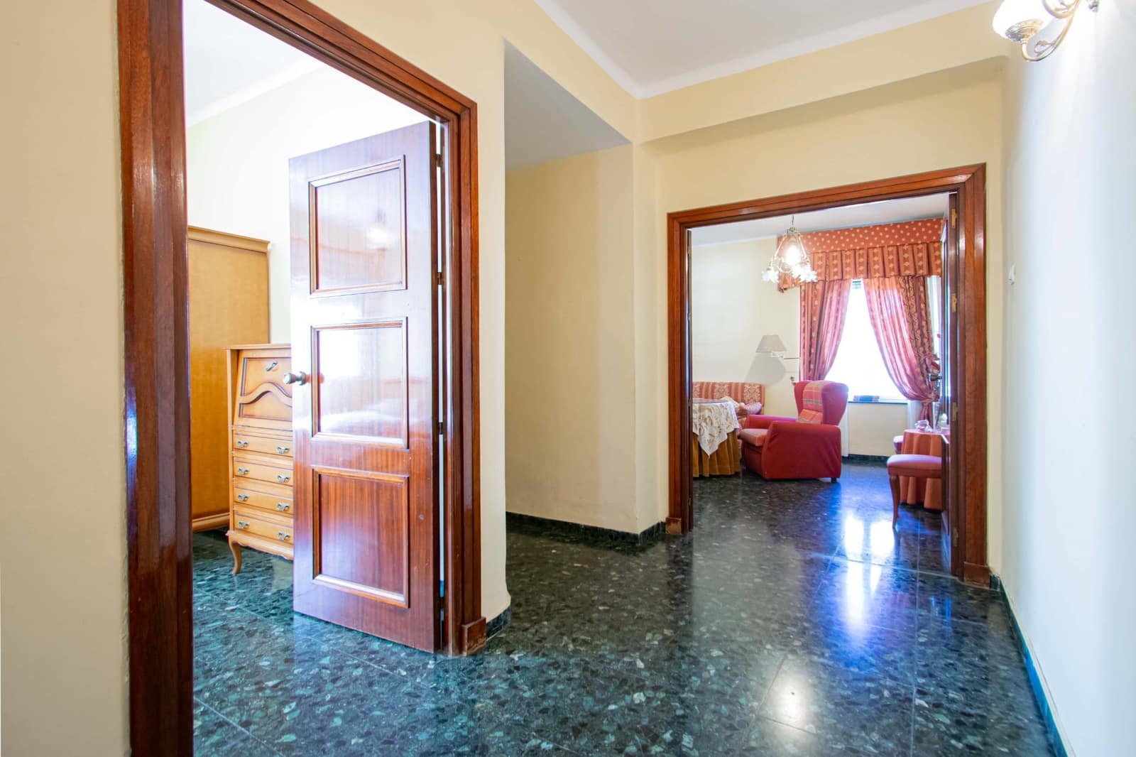 4 Zimmer Wohnung zu verkaufen in Sevilla Stadt - 570.000 € (Ref: 9695416)