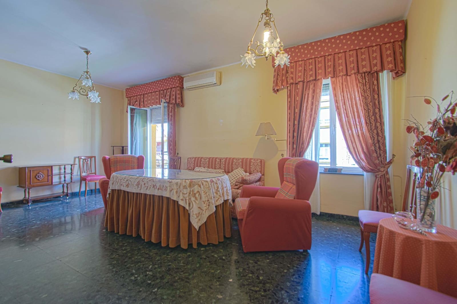 4 Zimmer Wohnung zu verkaufen in Sevilla Stadt - 570.000 € (Ref: 9695416)