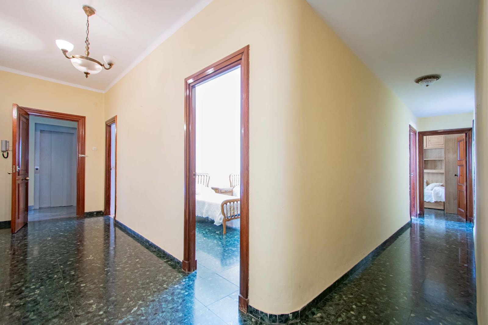 4 Zimmer Wohnung zu verkaufen in Sevilla Stadt - 570.000 € (Ref: 9695416)