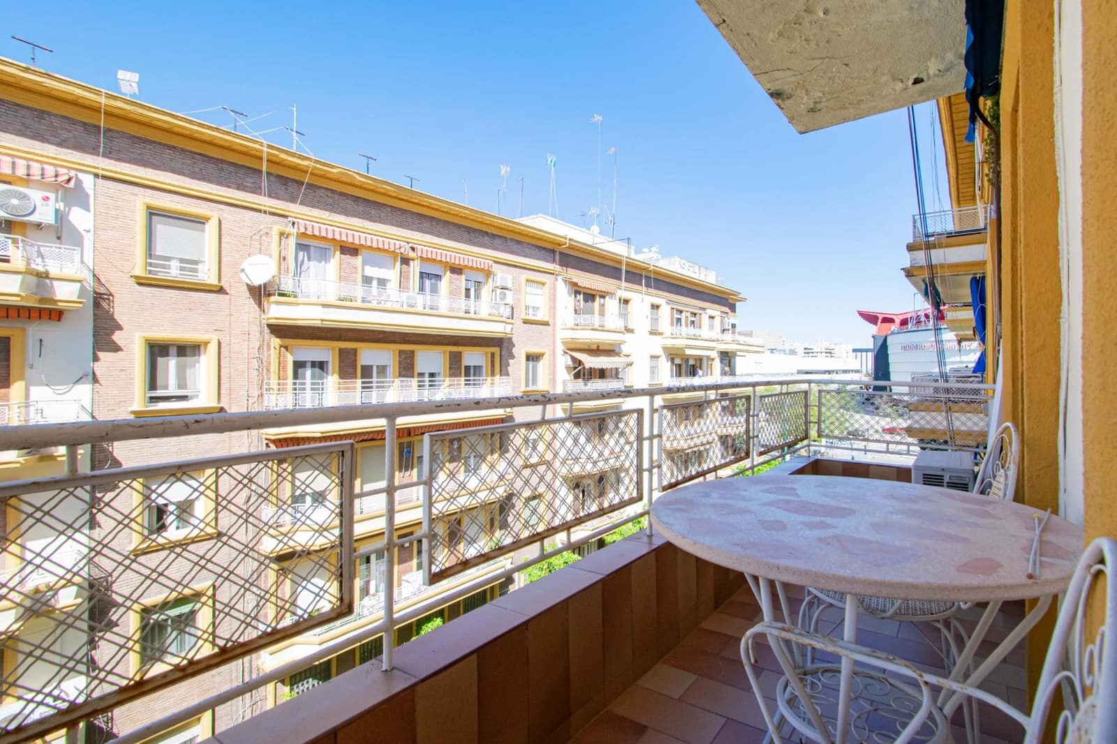 4 Zimmer Wohnung zu verkaufen in Sevilla Stadt - 570.000 € (Ref: 9695416)