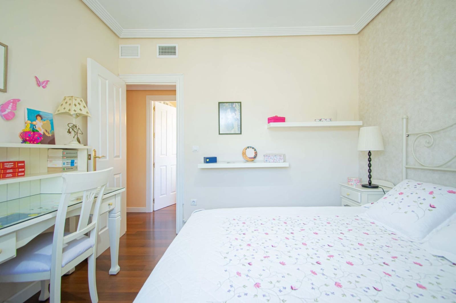 4 bedroom Villa for sale in La Rinconada with pool - € 329,000 (Ref: 9695417)