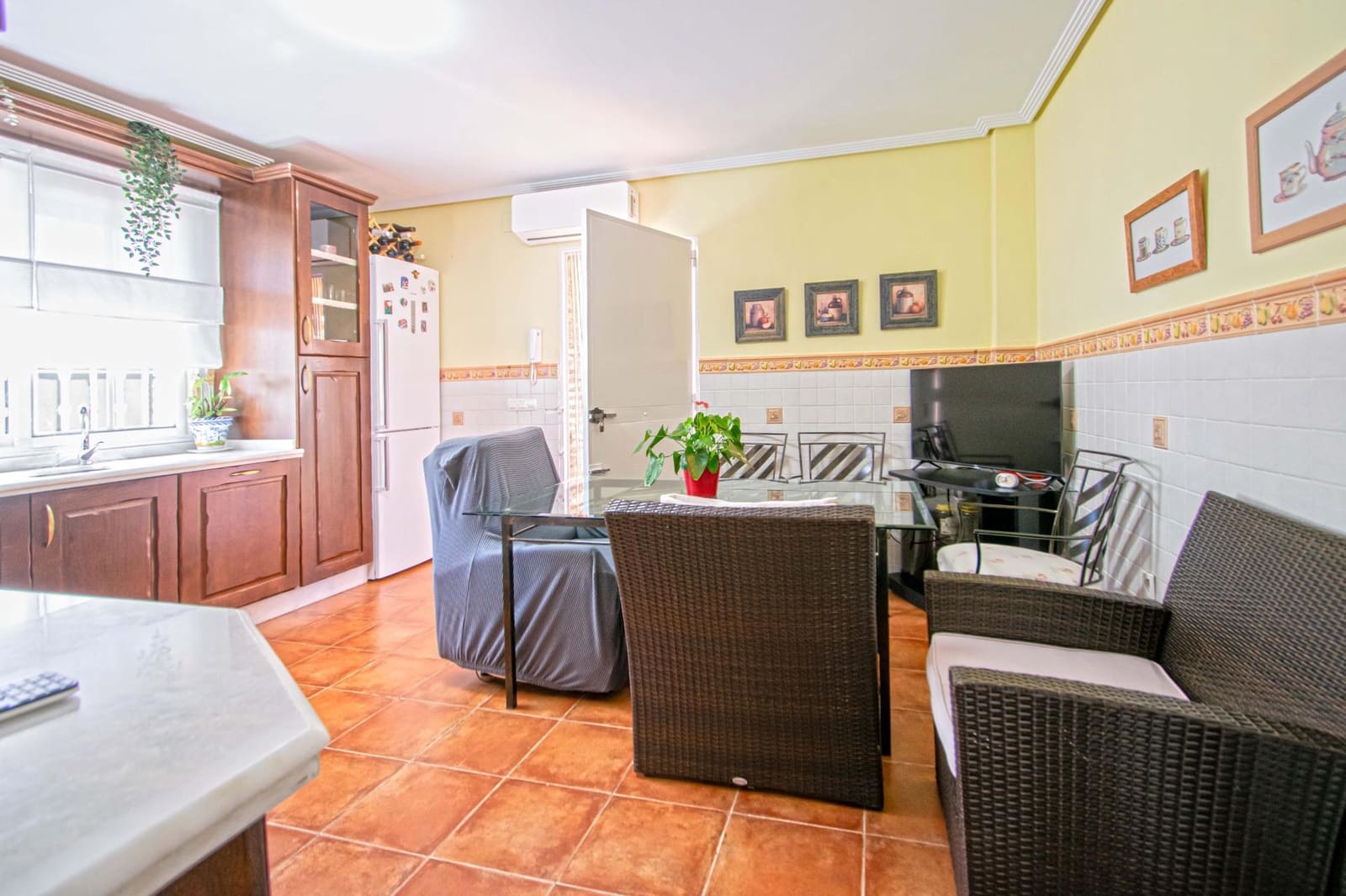 4 bedroom Villa for sale in La Rinconada with pool - € 329,000 (Ref: 9695417)