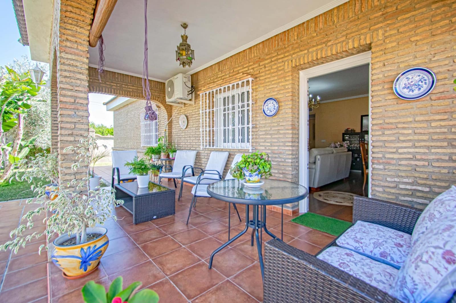 4 bedroom Villa for sale in La Rinconada with pool - € 329,000 (Ref: 9695417)