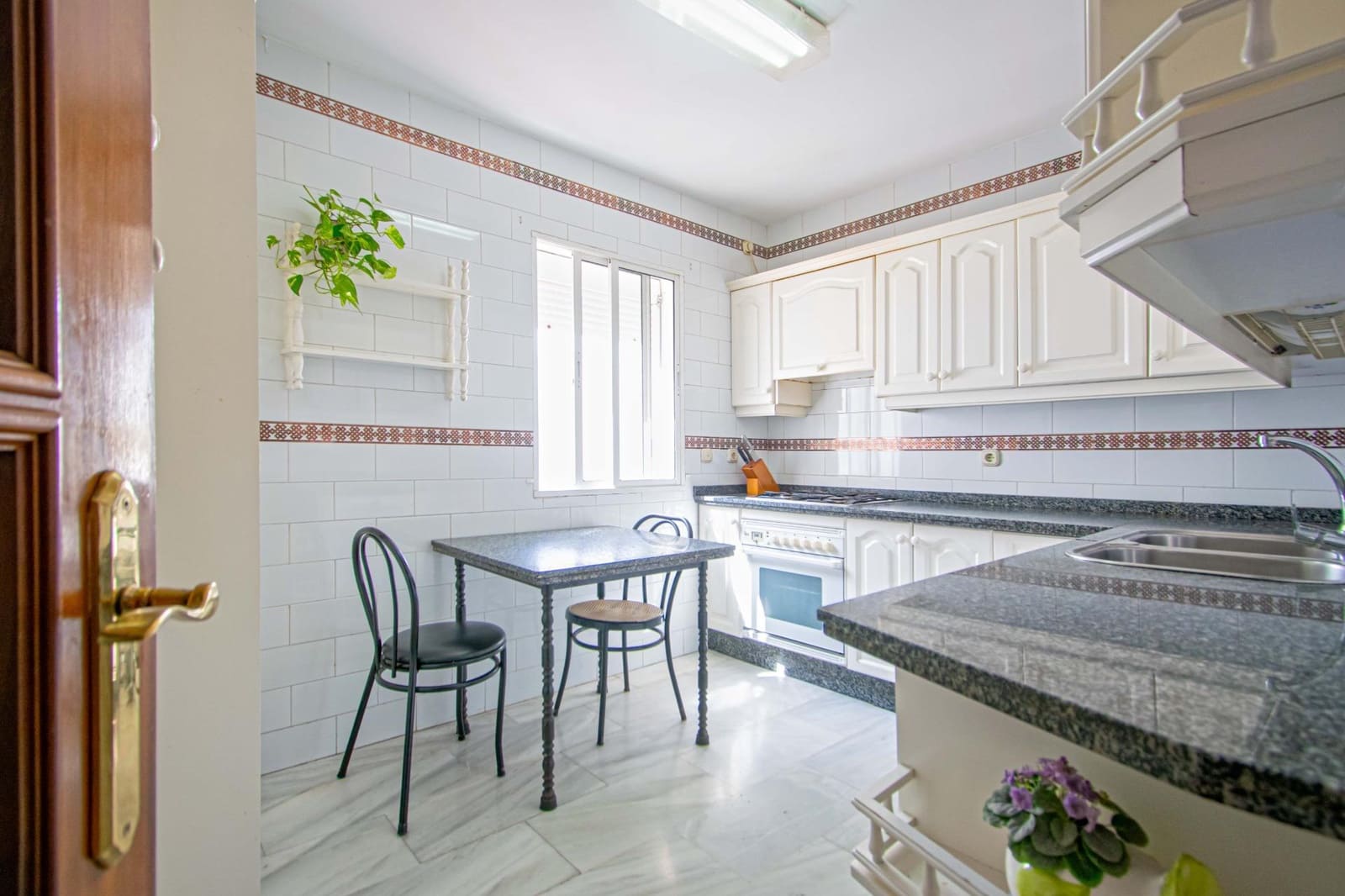 3 sypialnia Mieszkanie na sprzedaż w Miasto Sewilla z garażem - 460 000 € (Ref: 9701702)