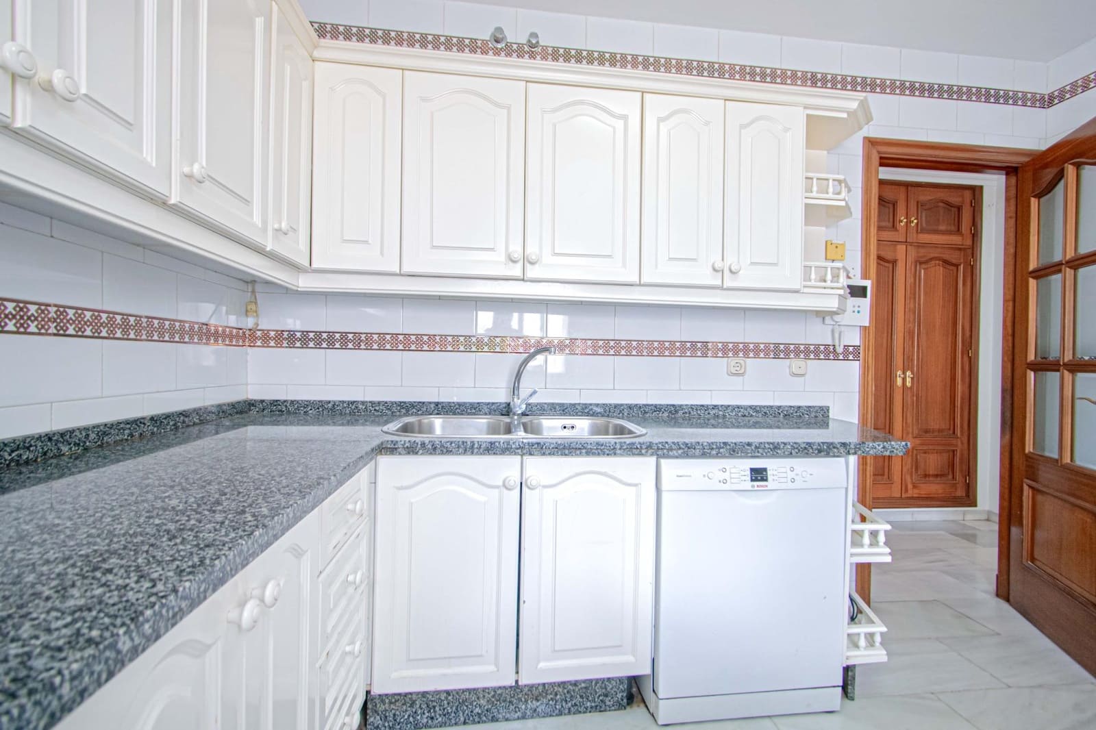 3 sypialnia Mieszkanie na sprzedaż w Miasto Sewilla z garażem - 460 000 € (Ref: 9701702)