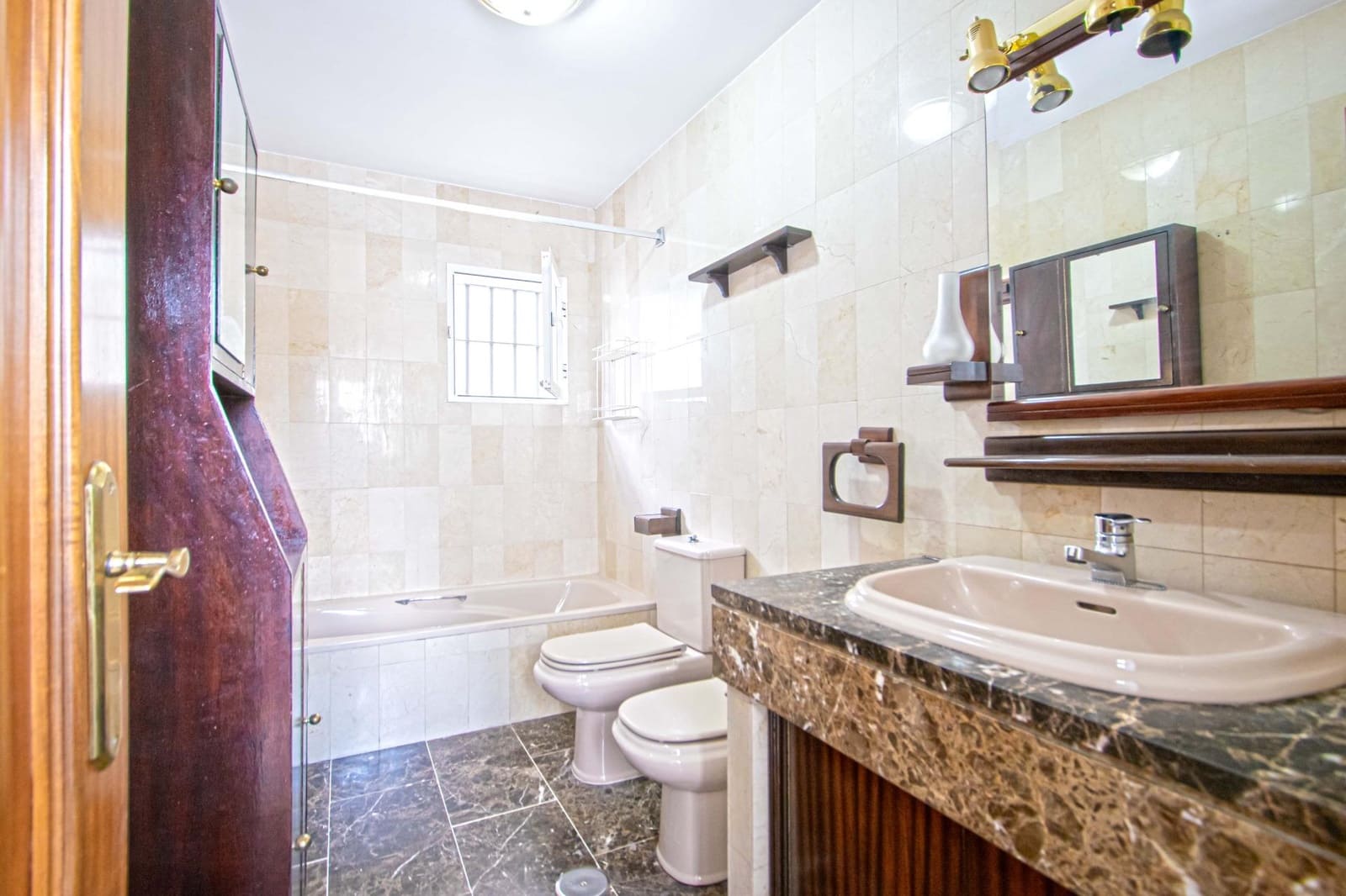 3 sypialnia Mieszkanie na sprzedaż w Miasto Sewilla z garażem - 460 000 € (Ref: 9701702)