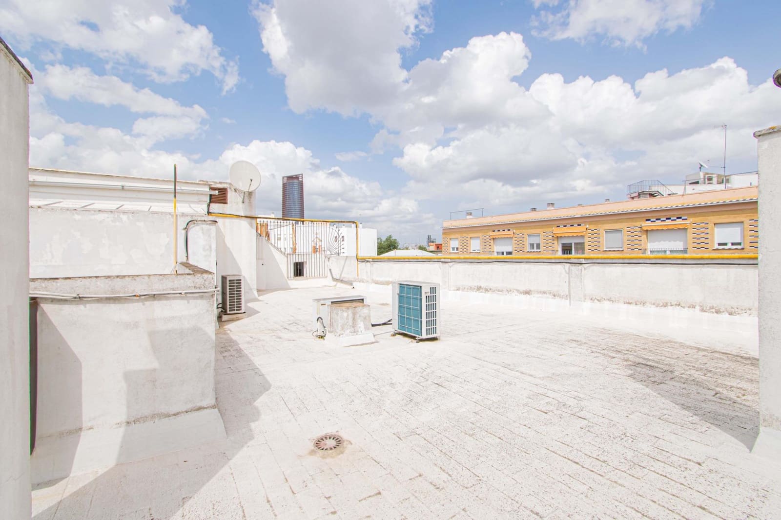 3 sypialnia Mieszkanie na sprzedaż w Miasto Sewilla z garażem - 460 000 € (Ref: 9701702)