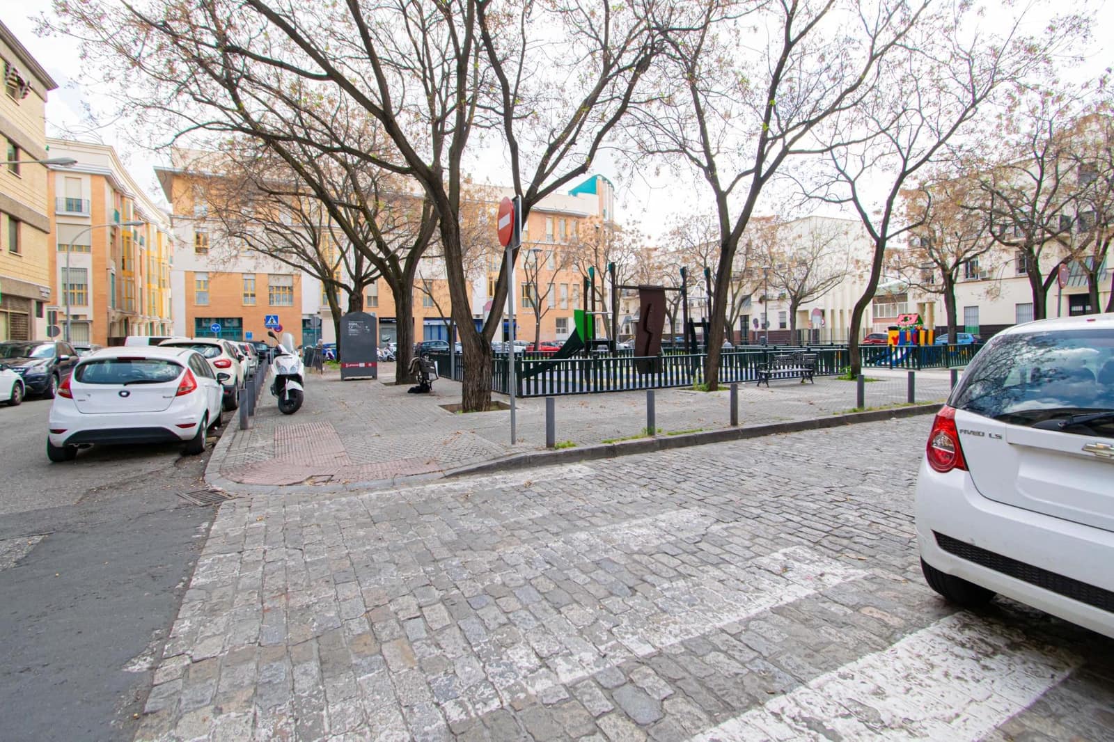 3 sypialnia Mieszkanie na sprzedaż w Miasto Sewilla z garażem - 460 000 € (Ref: 9701702)