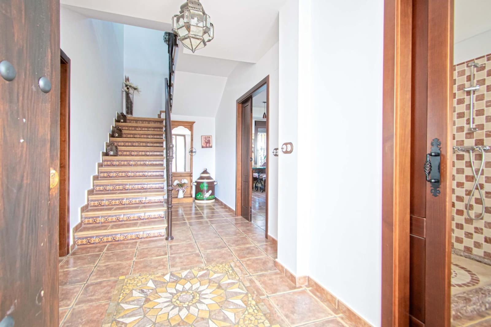 5 bedroom Villa for sale in Alcala de Guadaira with pool - € 445,000 (Ref: 9712042)