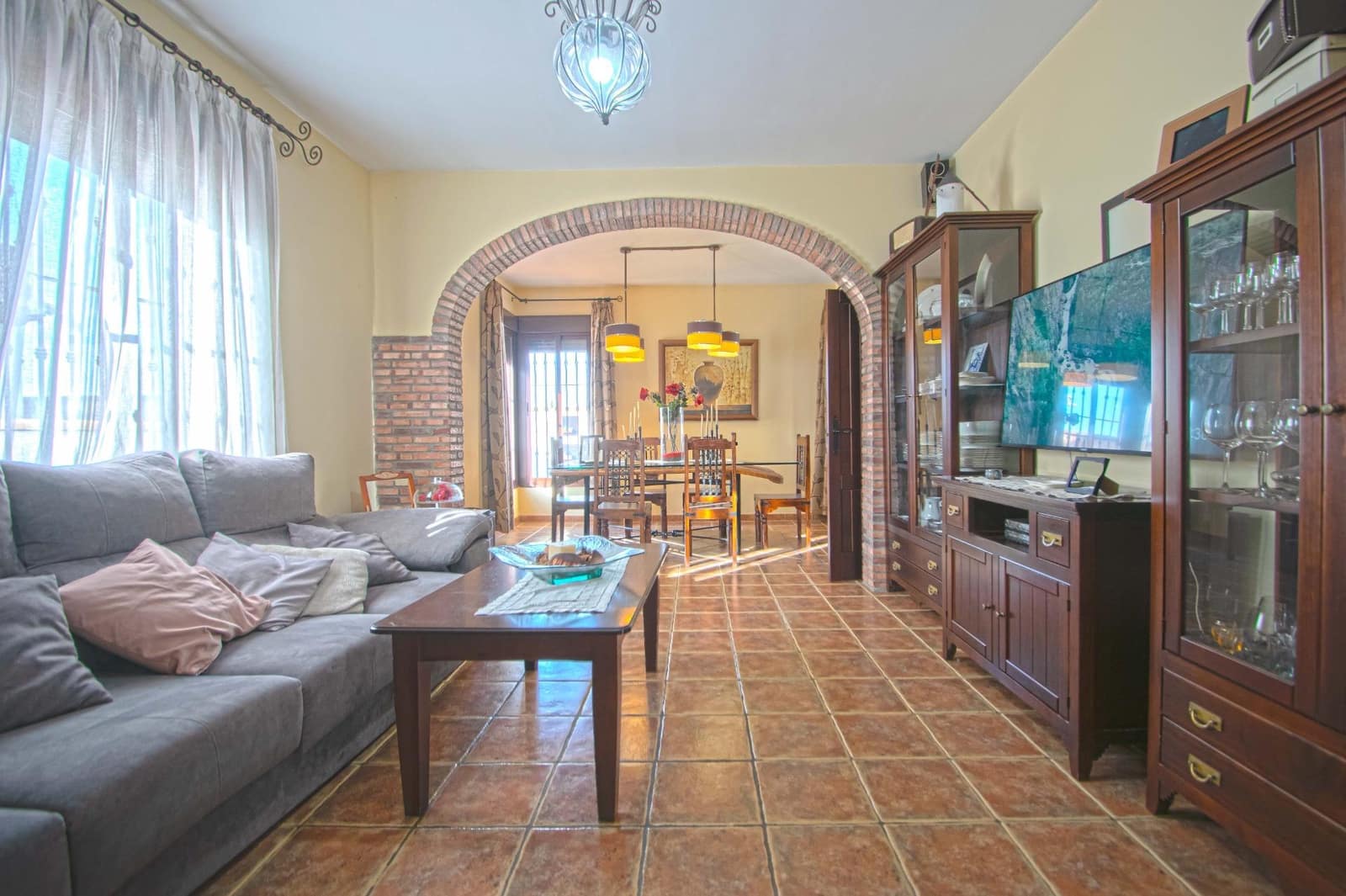 5 bedroom Villa for sale in Alcala de Guadaira with pool - € 445,000 (Ref: 9712042)
