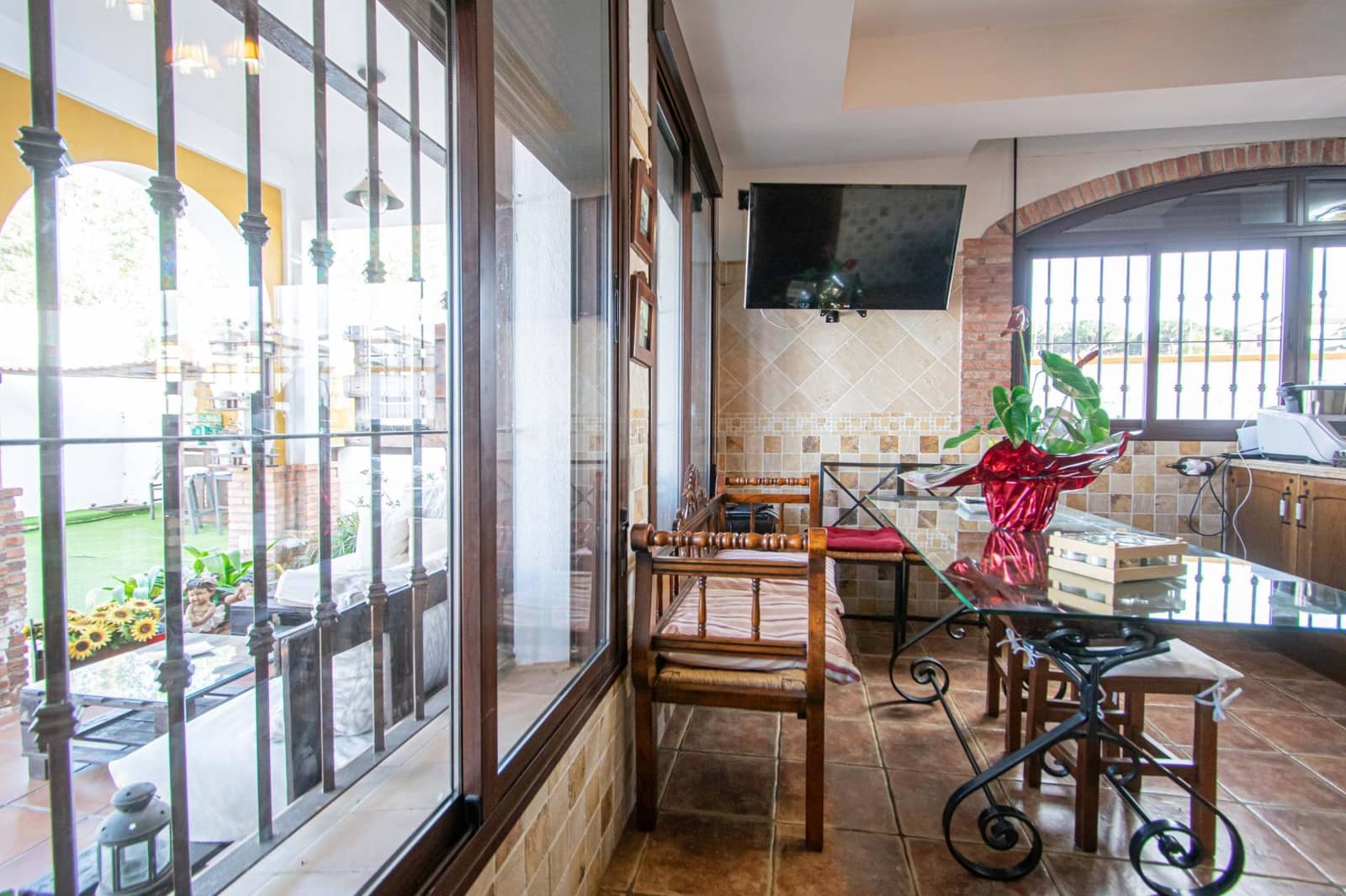 5 bedroom Villa for sale in Alcala de Guadaira with pool - € 445,000 (Ref: 9712042)